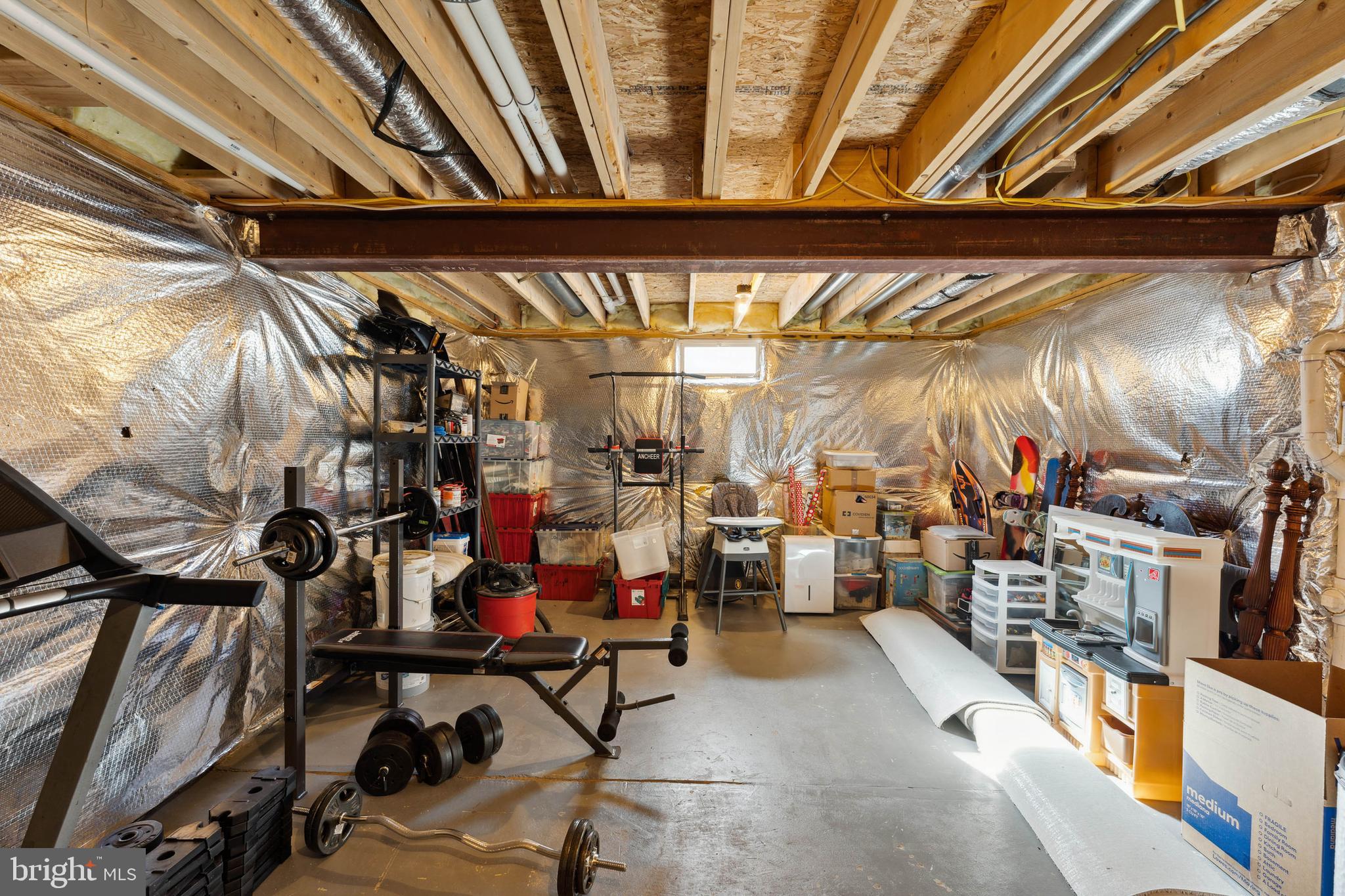 THREE FLAGS - Residential