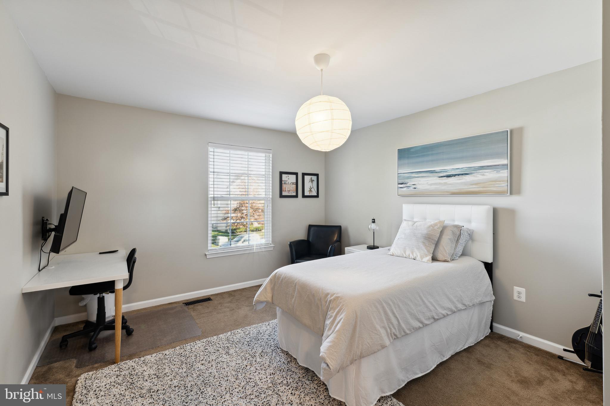 THREE FLAGS - Residential