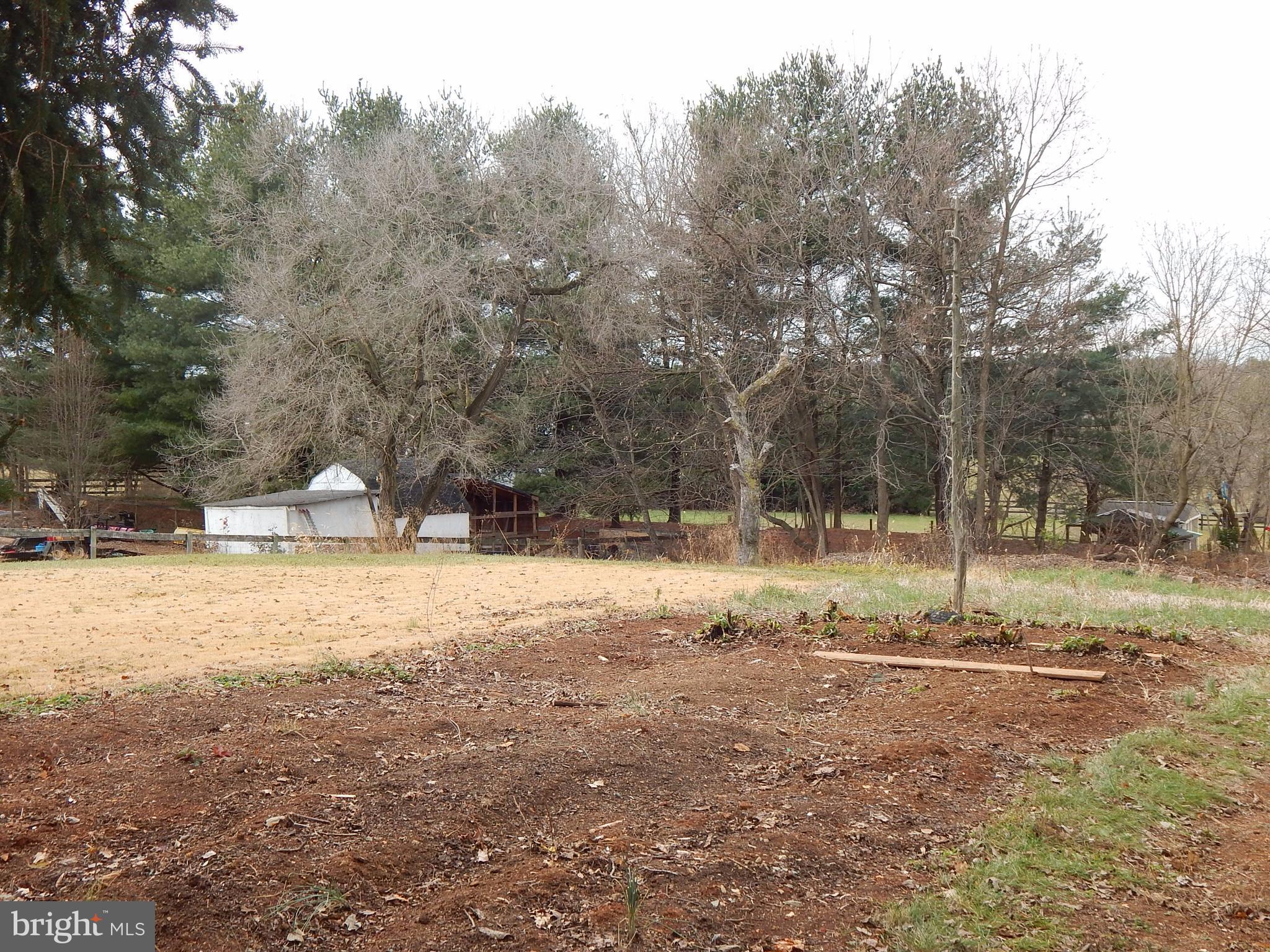 HAWTHORNE ACRES - Residential