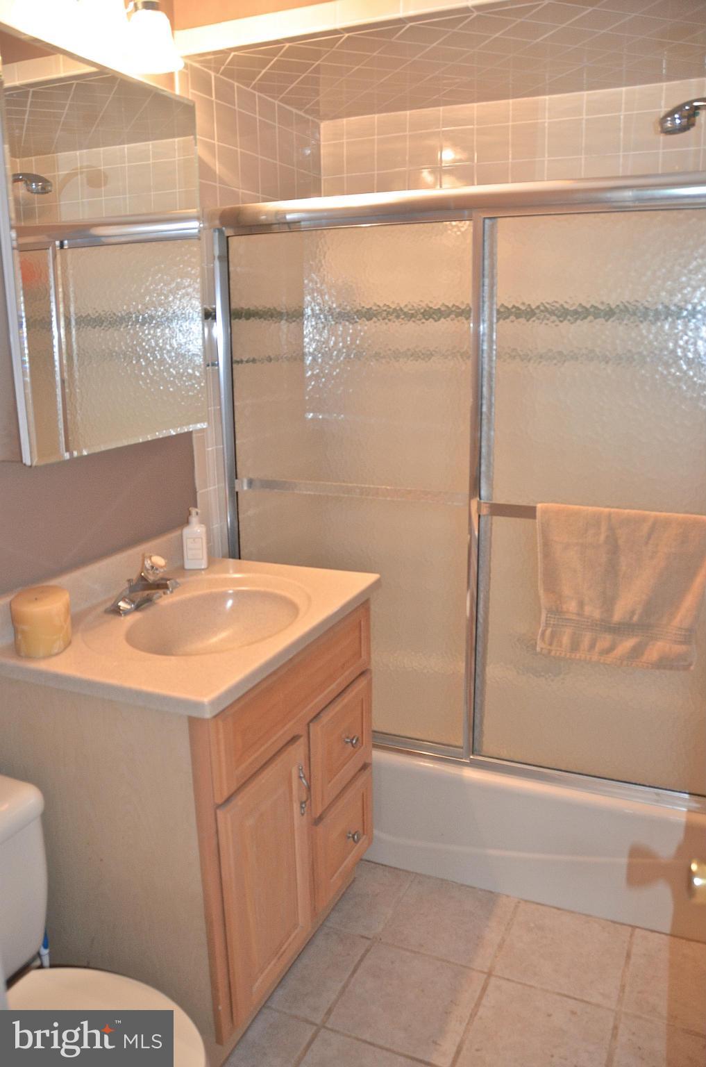 WOODLAND BEACH - Residential