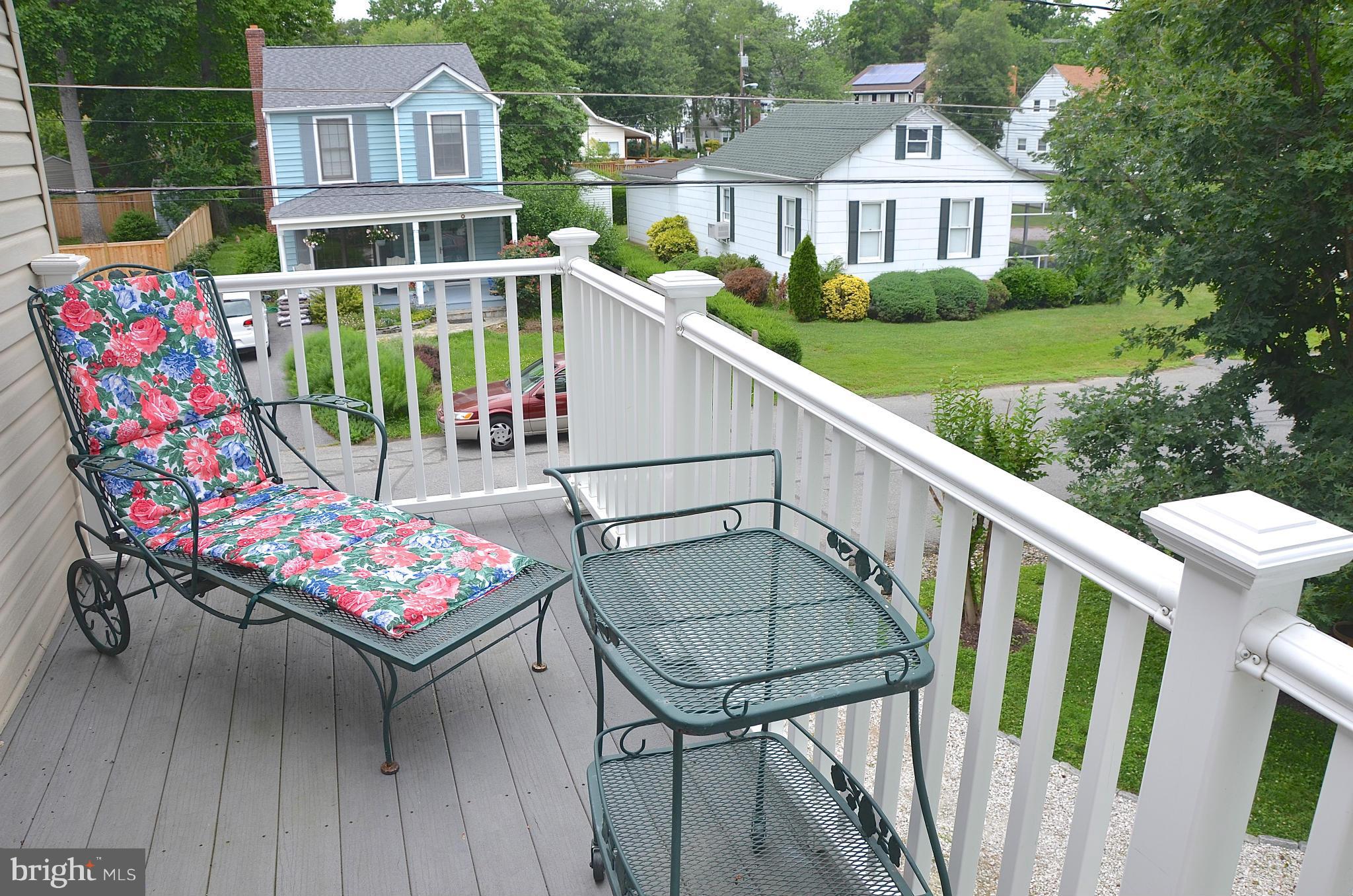 WOODLAND BEACH - Residential