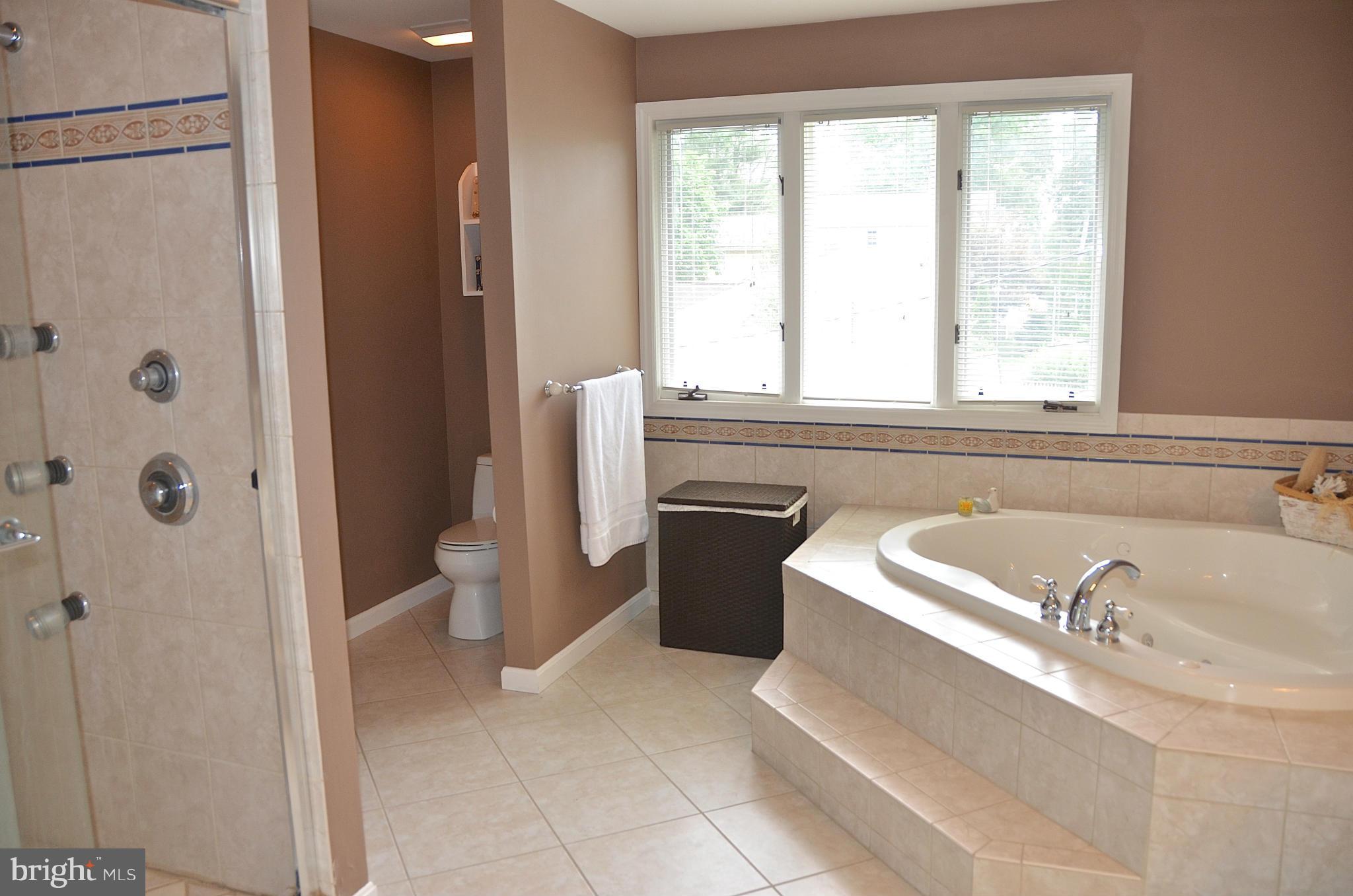 WOODLAND BEACH - Residential