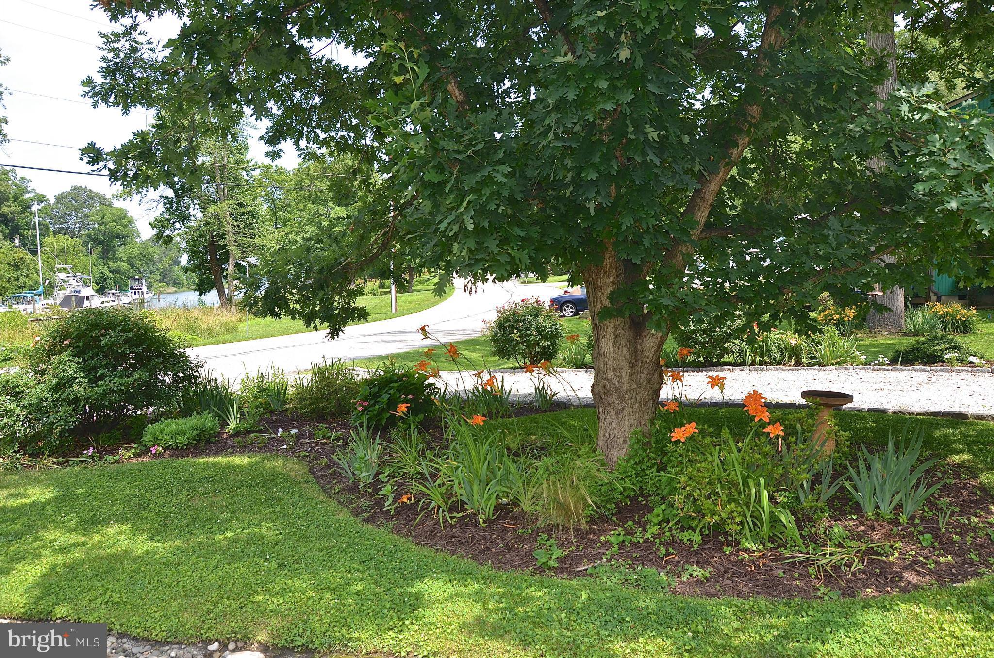 WOODLAND BEACH - Residential