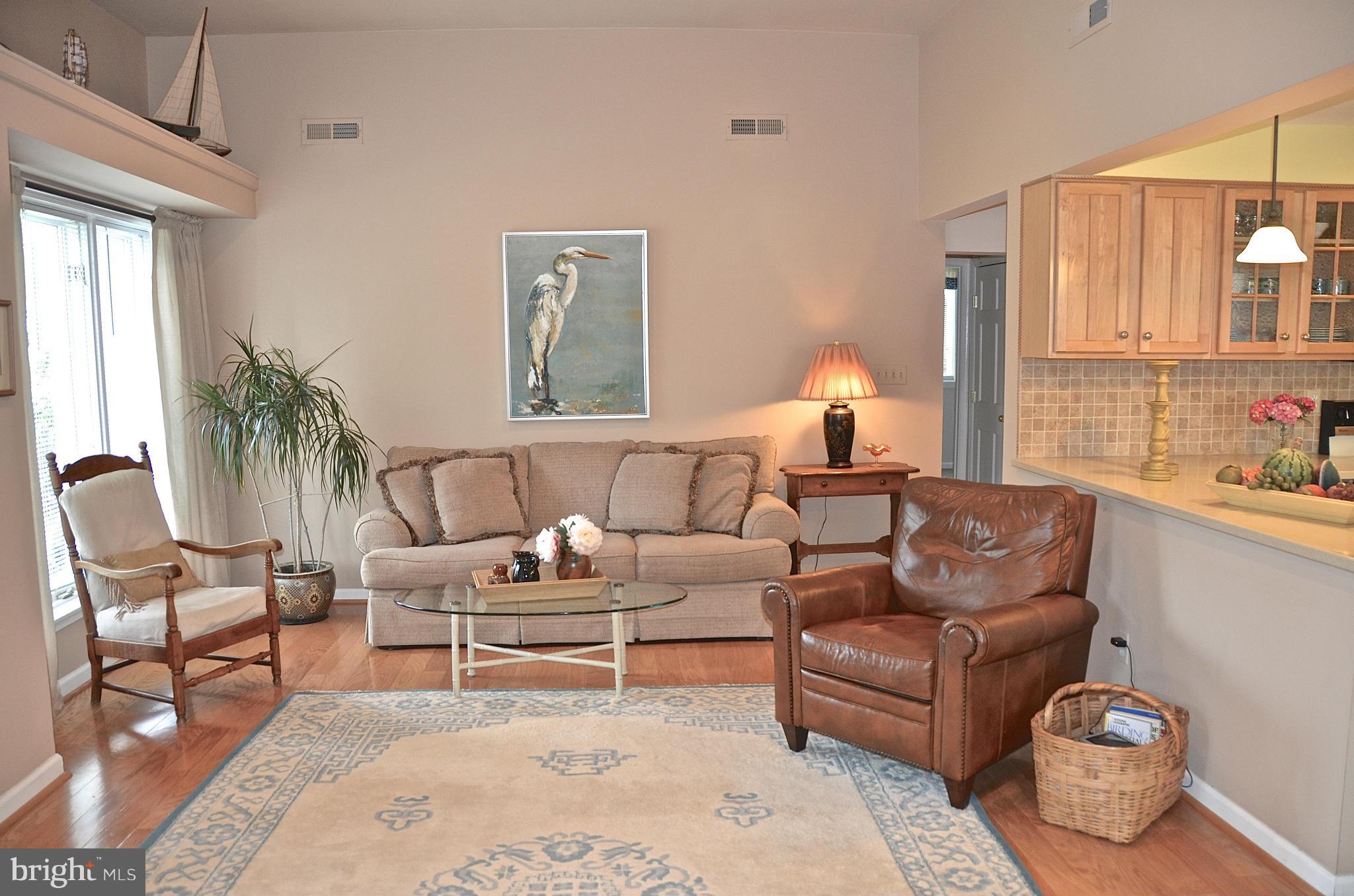 WOODLAND BEACH - Residential