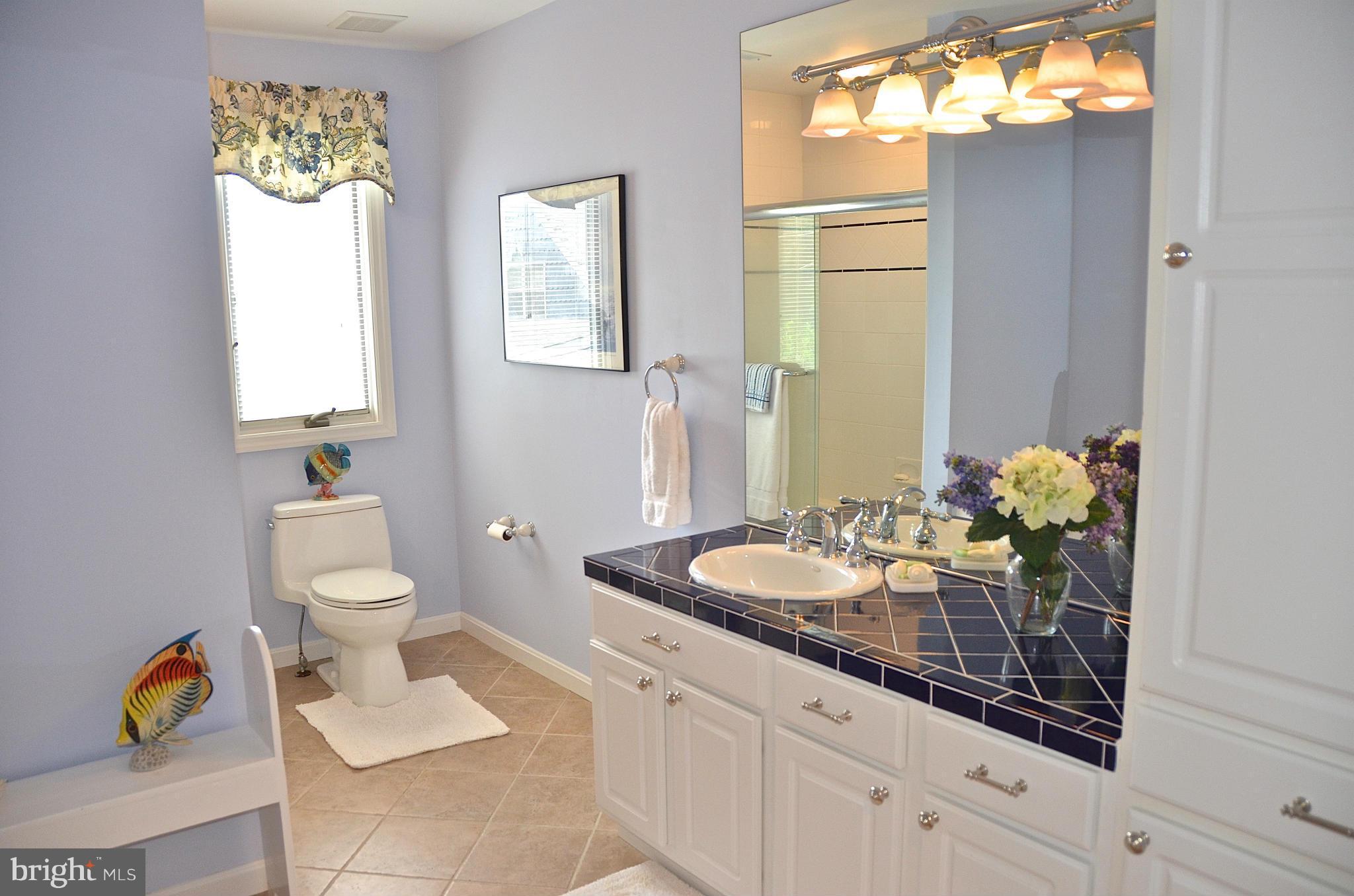 WOODLAND BEACH - Residential