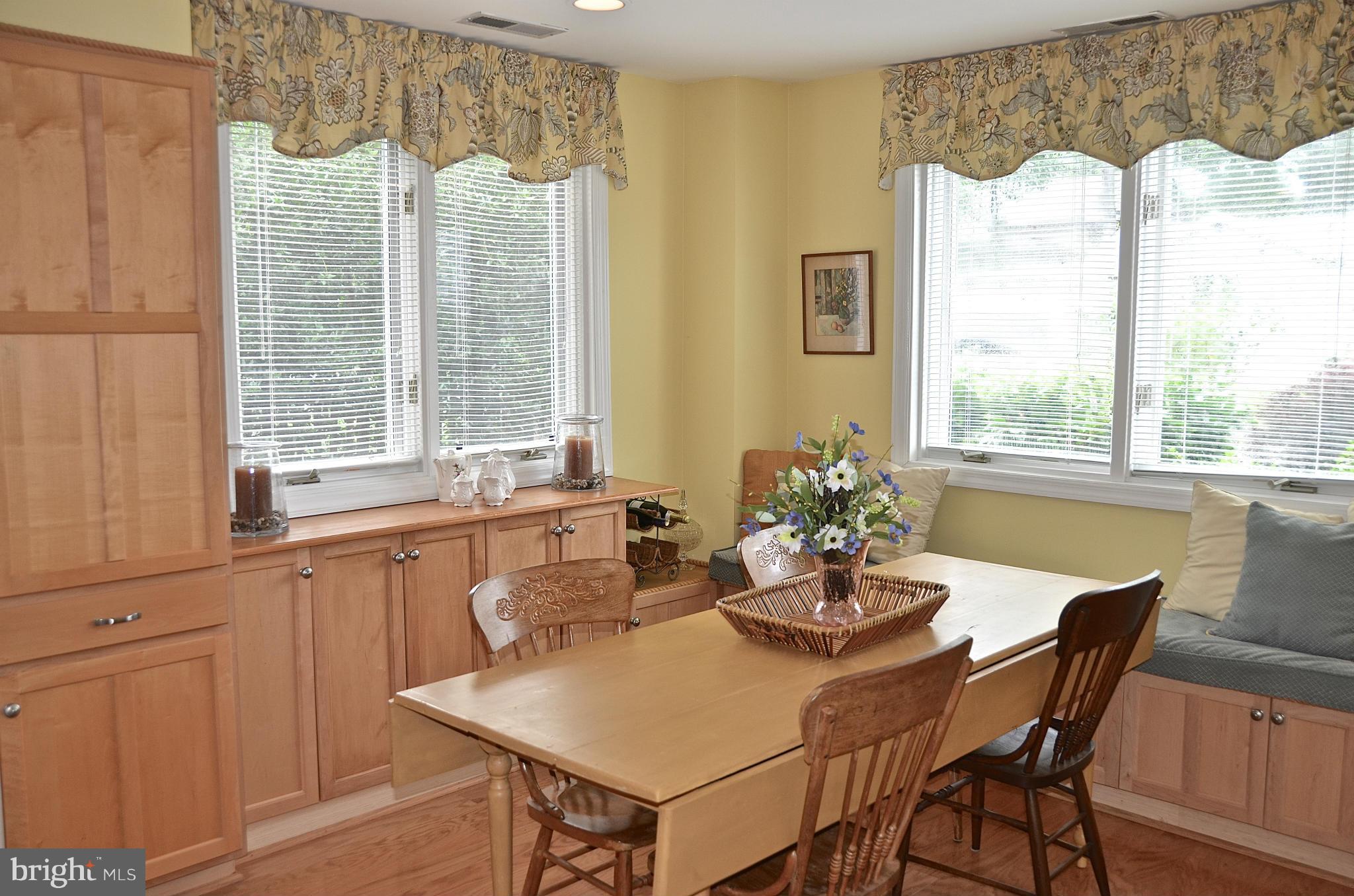 WOODLAND BEACH - Residential