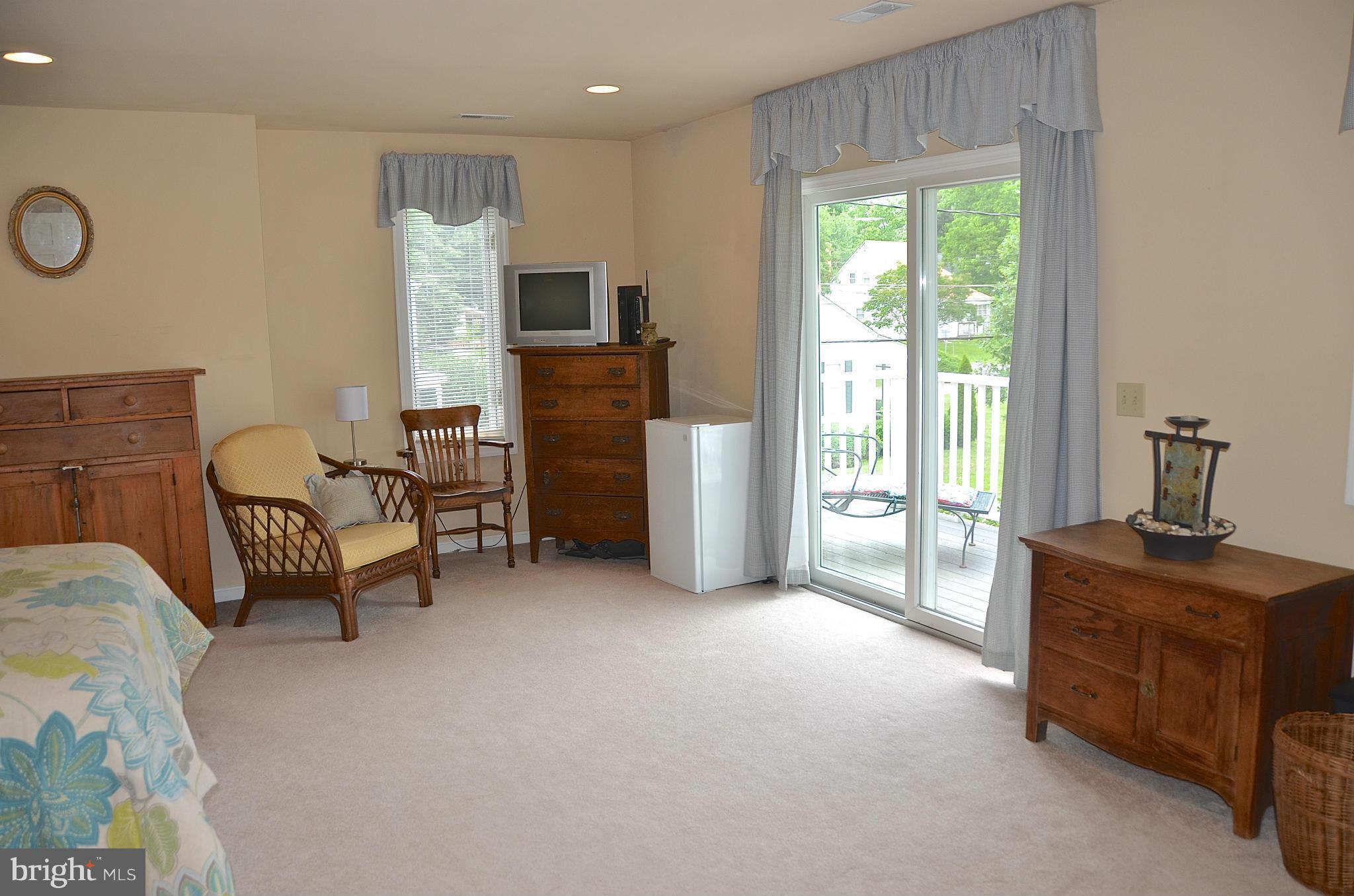 WOODLAND BEACH - Residential