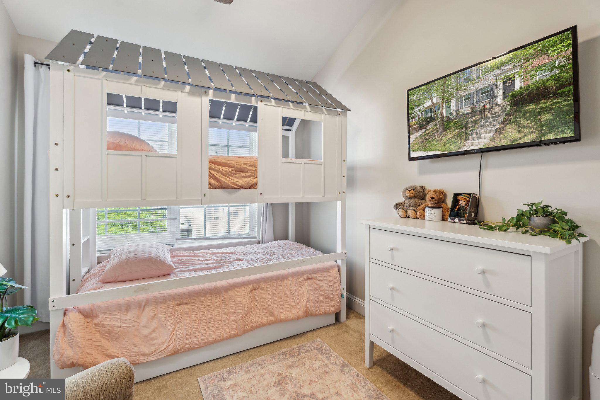 RIVER OAKS - Residential