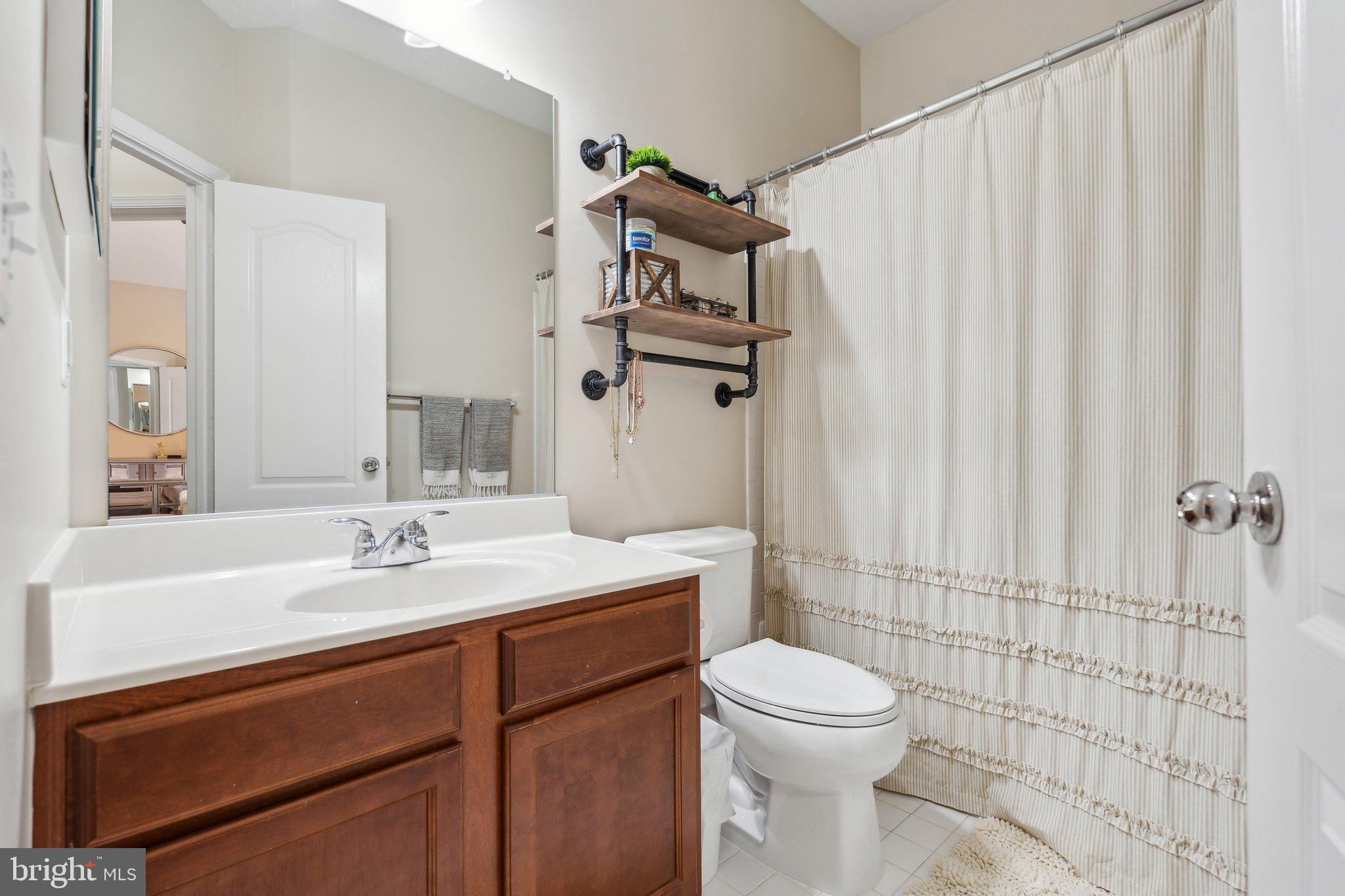 RIVER OAKS - Residential