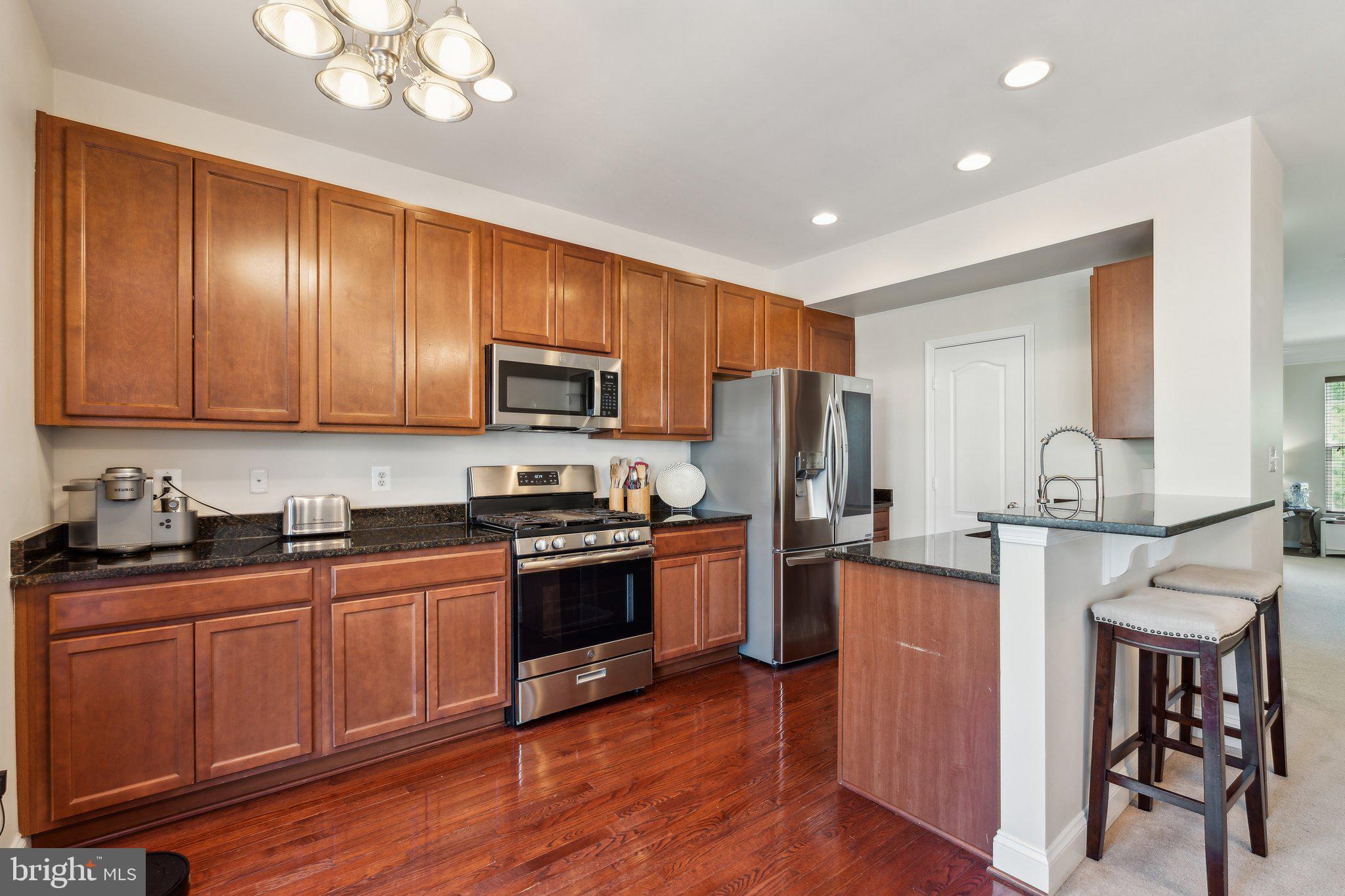 RIVER OAKS - Residential