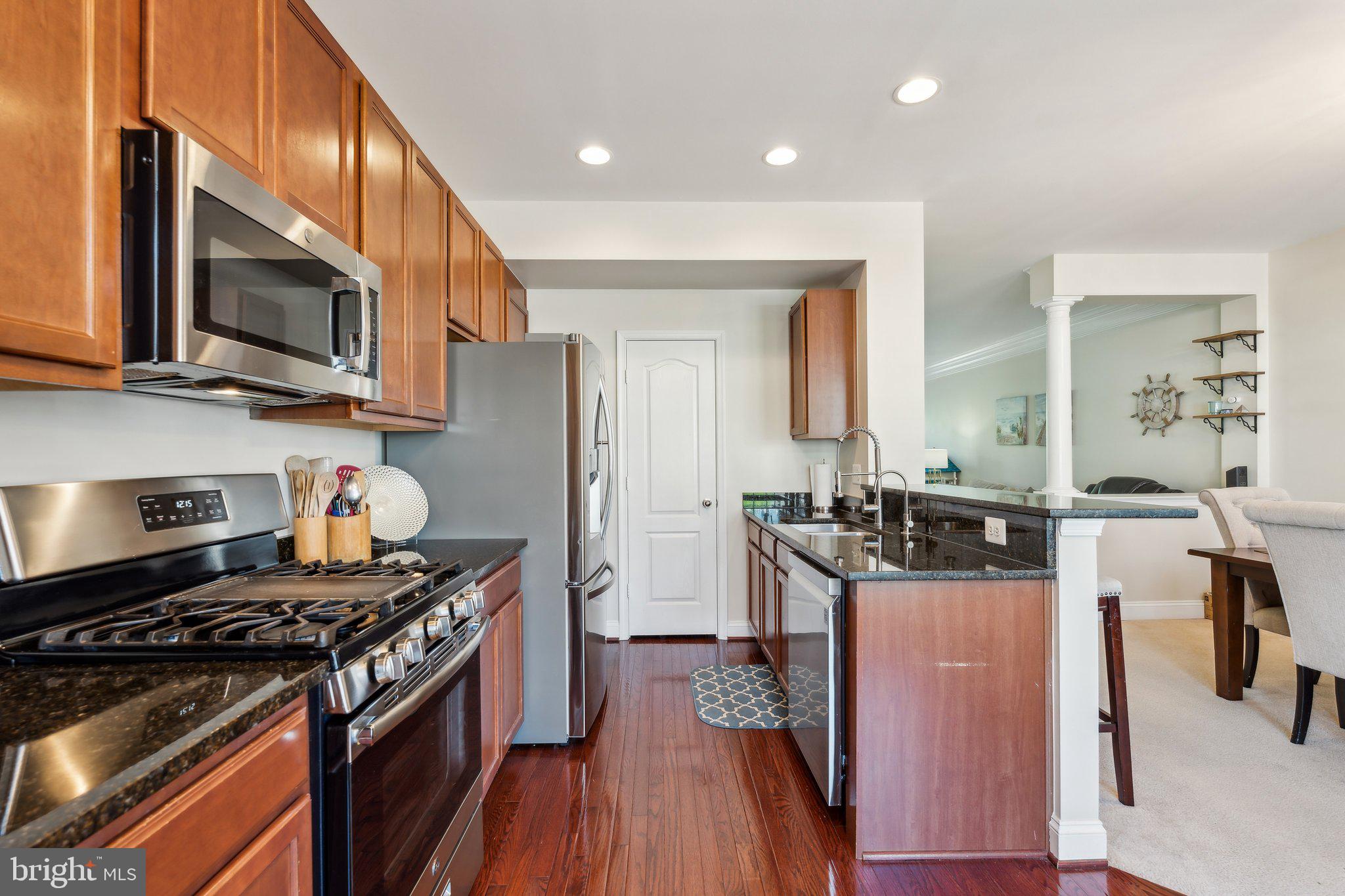 RIVER OAKS - Residential