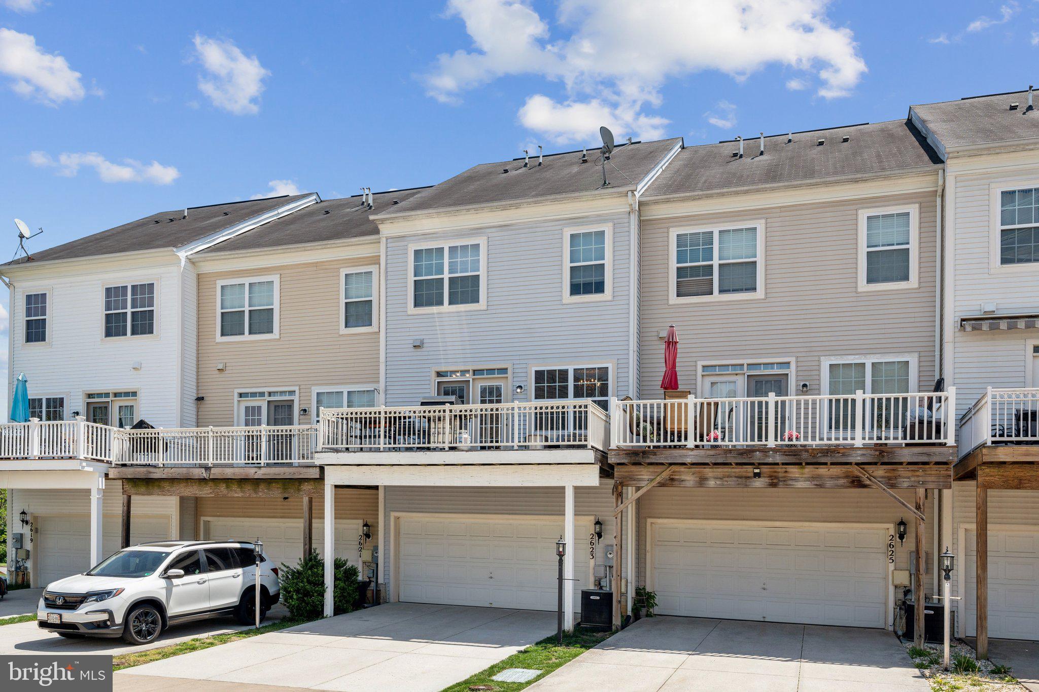 RIVER OAKS - Residential