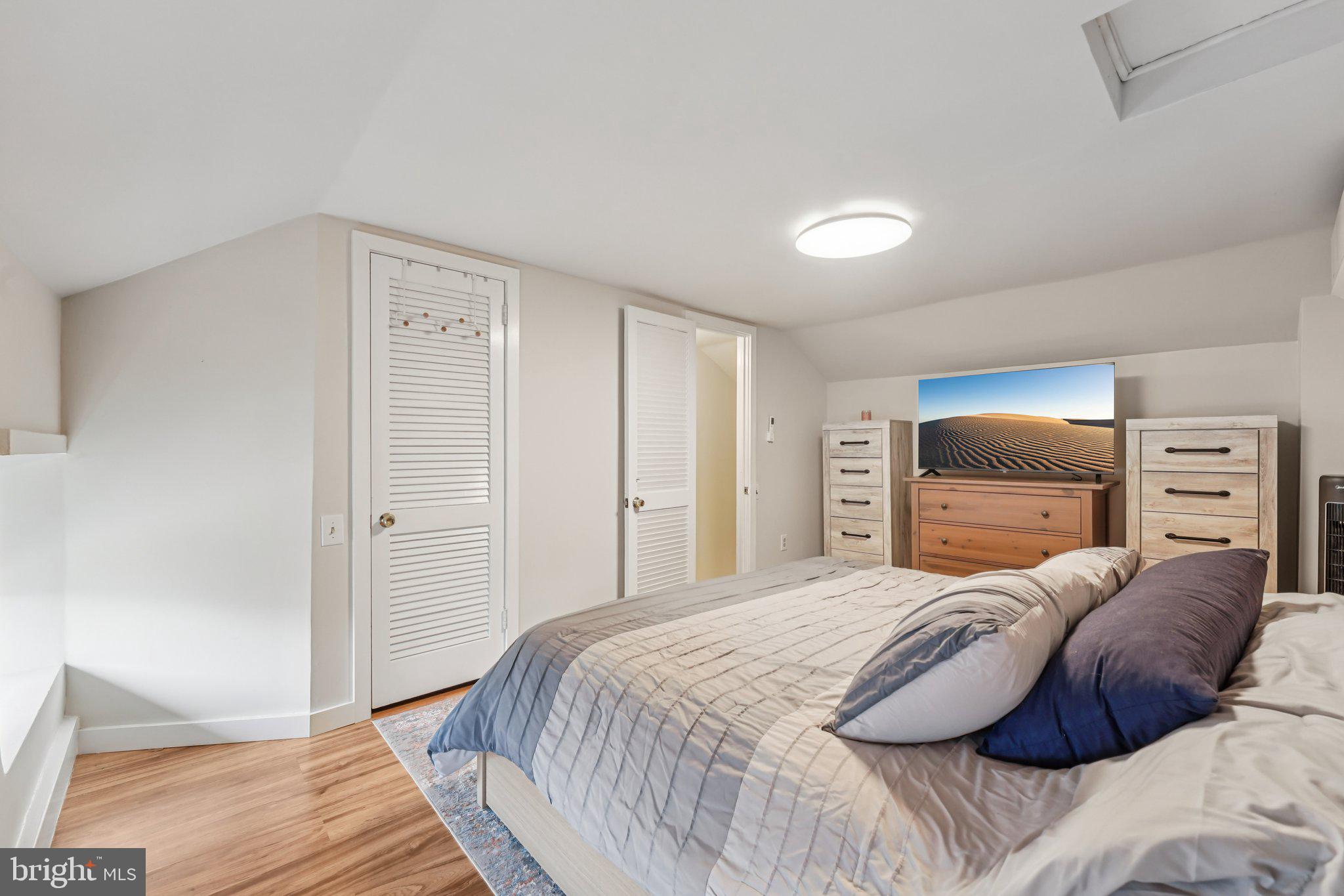 REBEL HILL - Residential