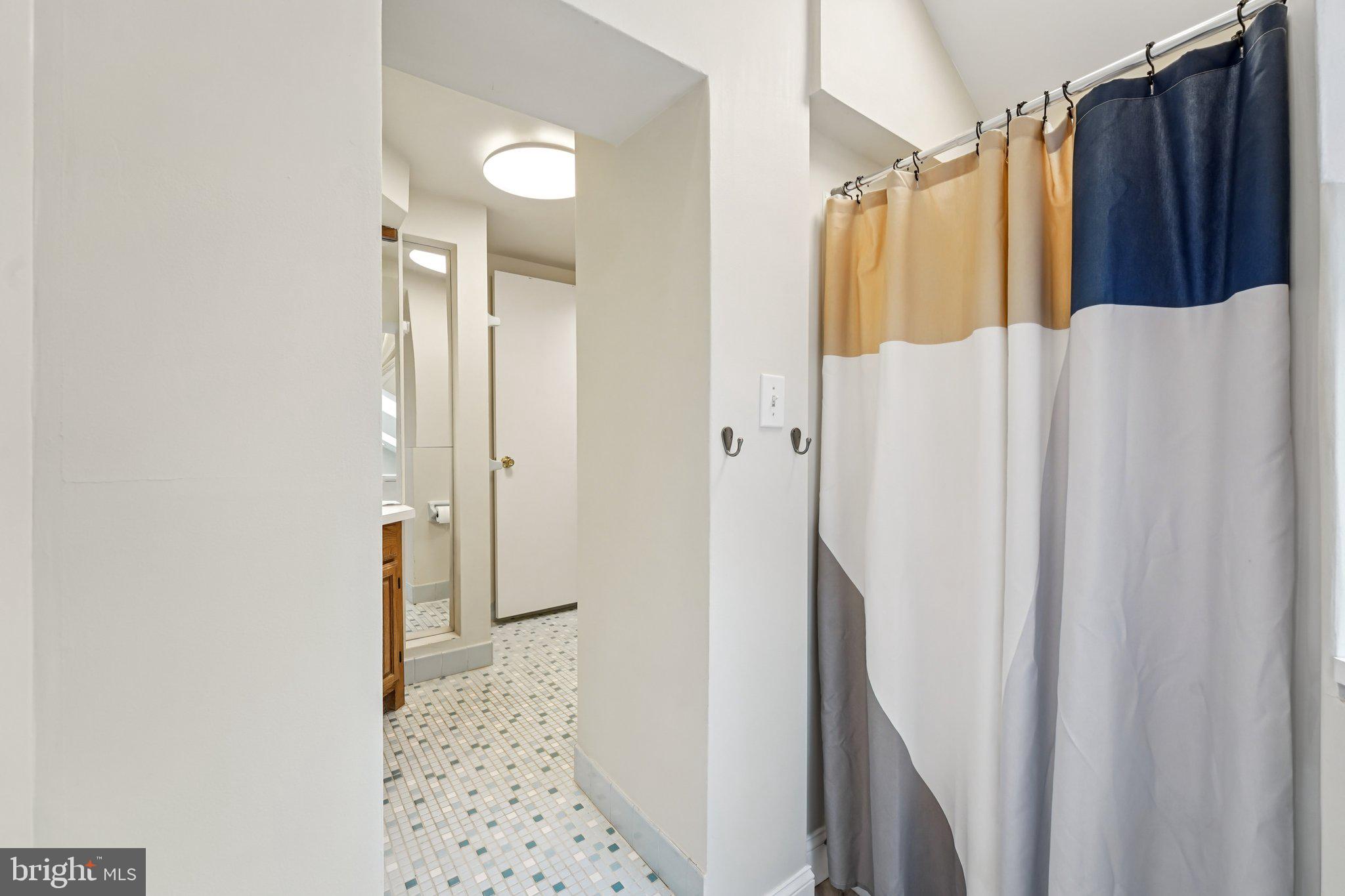 REBEL HILL - Residential