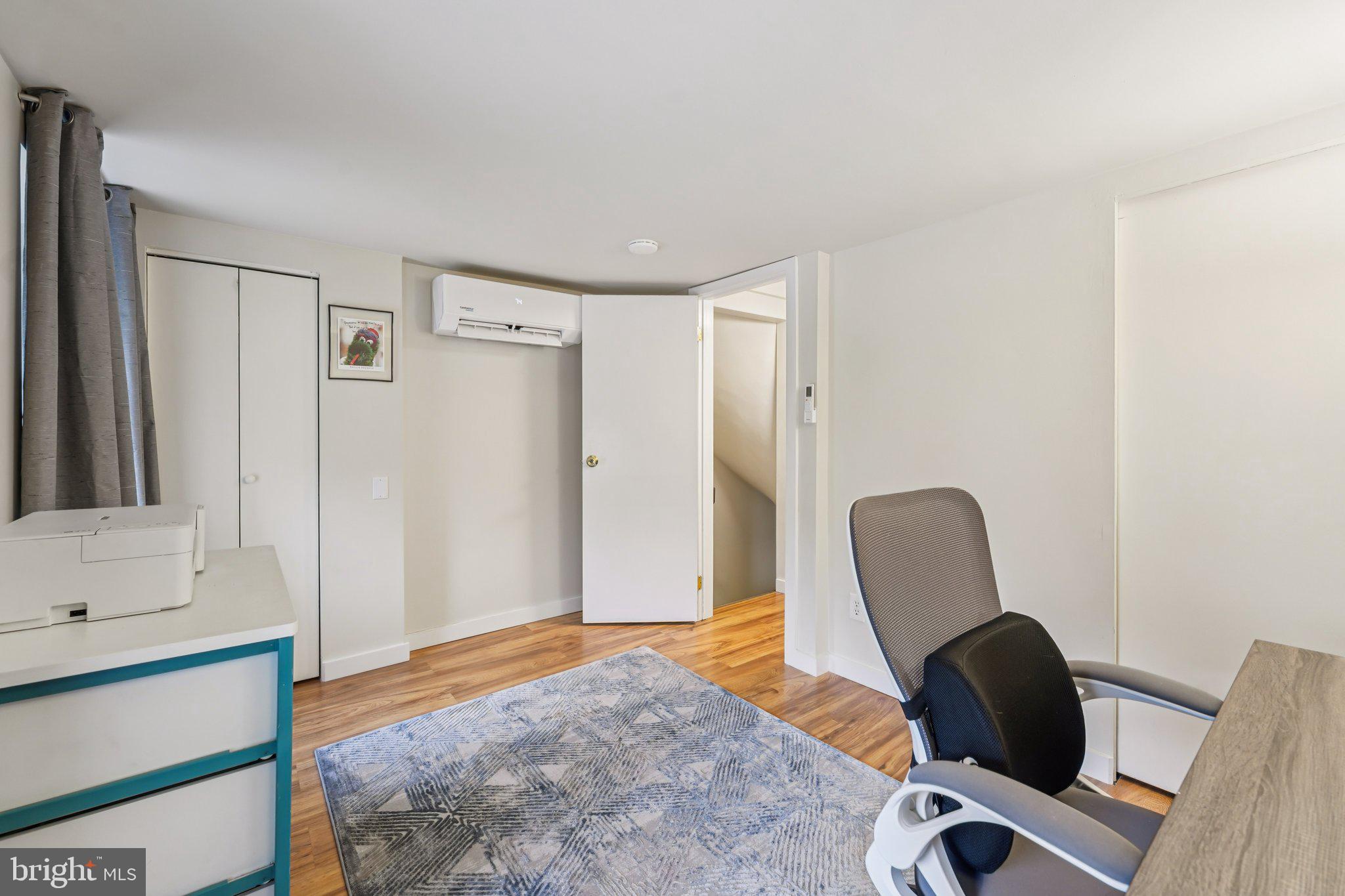 REBEL HILL - Residential