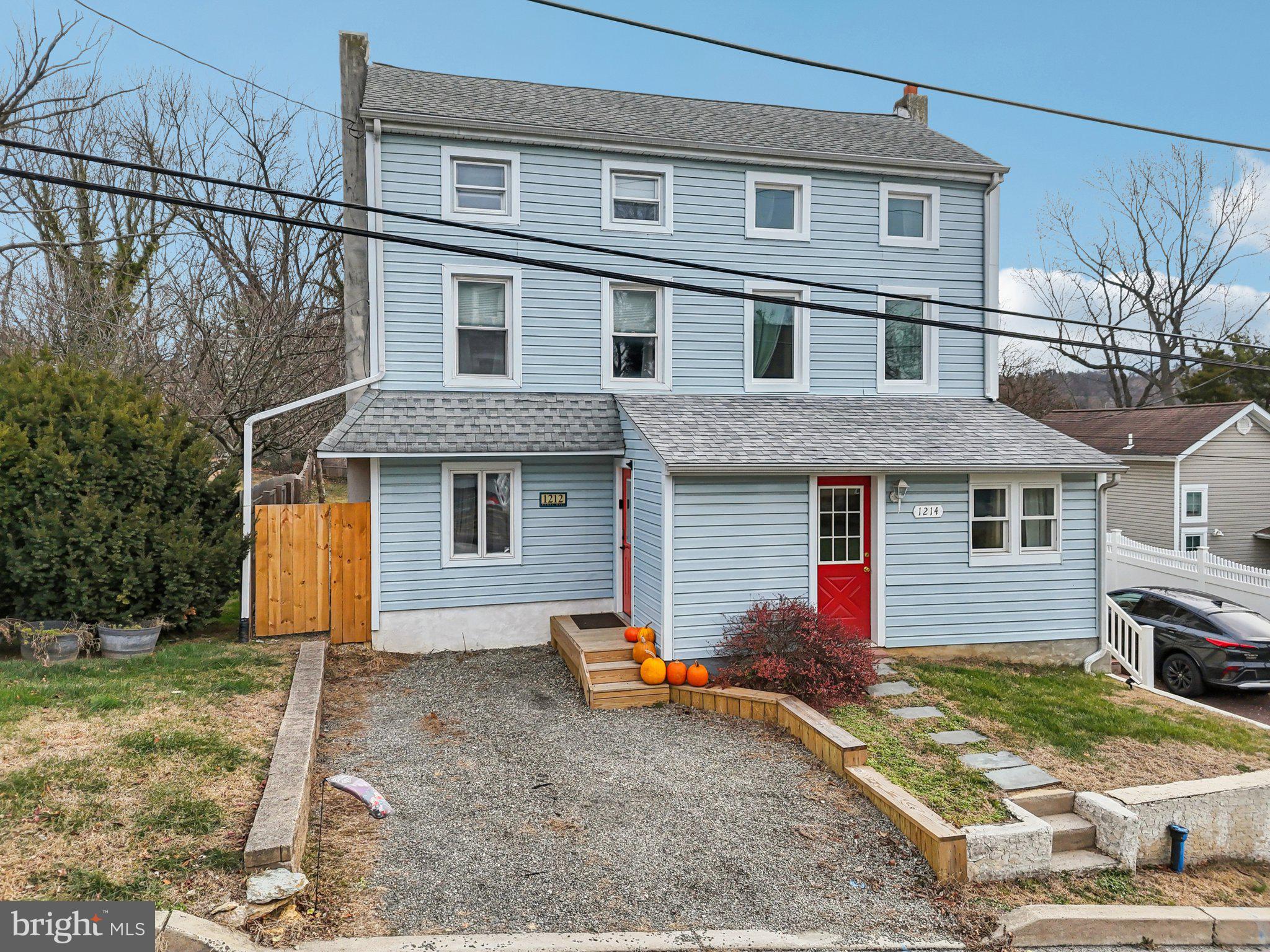 REBEL HILL - Residential