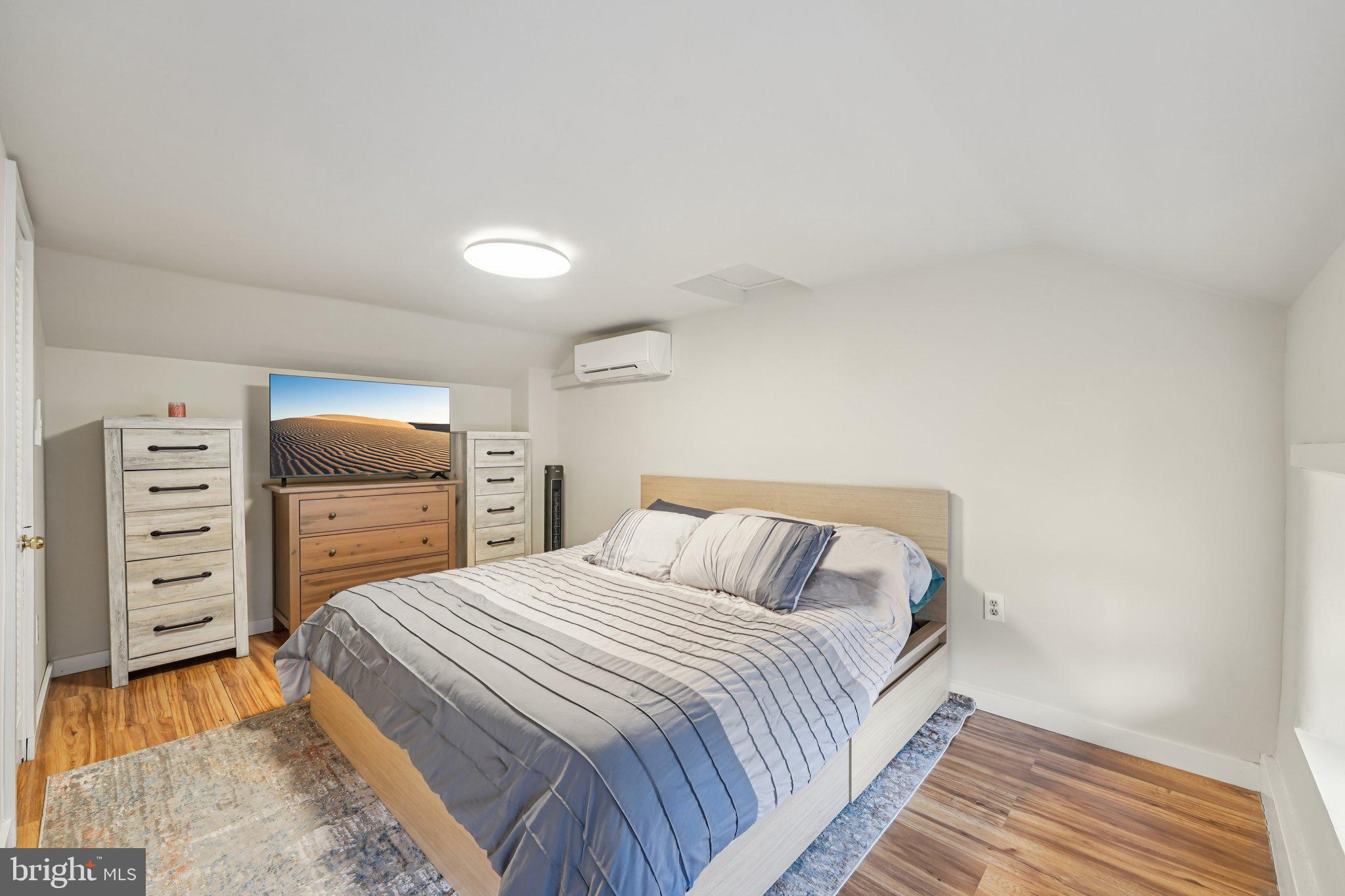 REBEL HILL - Residential