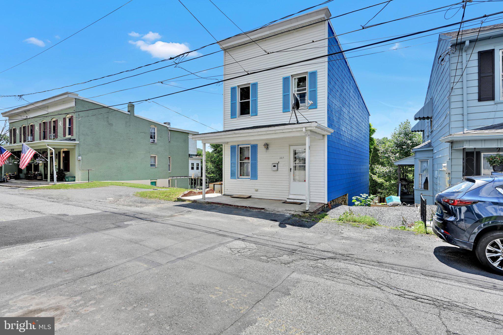 227 WALLACE STREET