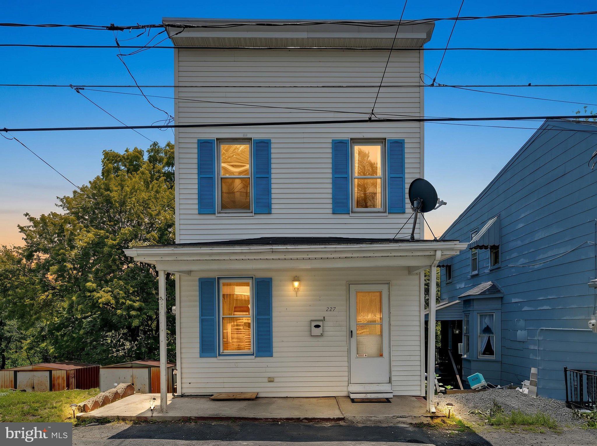 227 WALLACE STREET