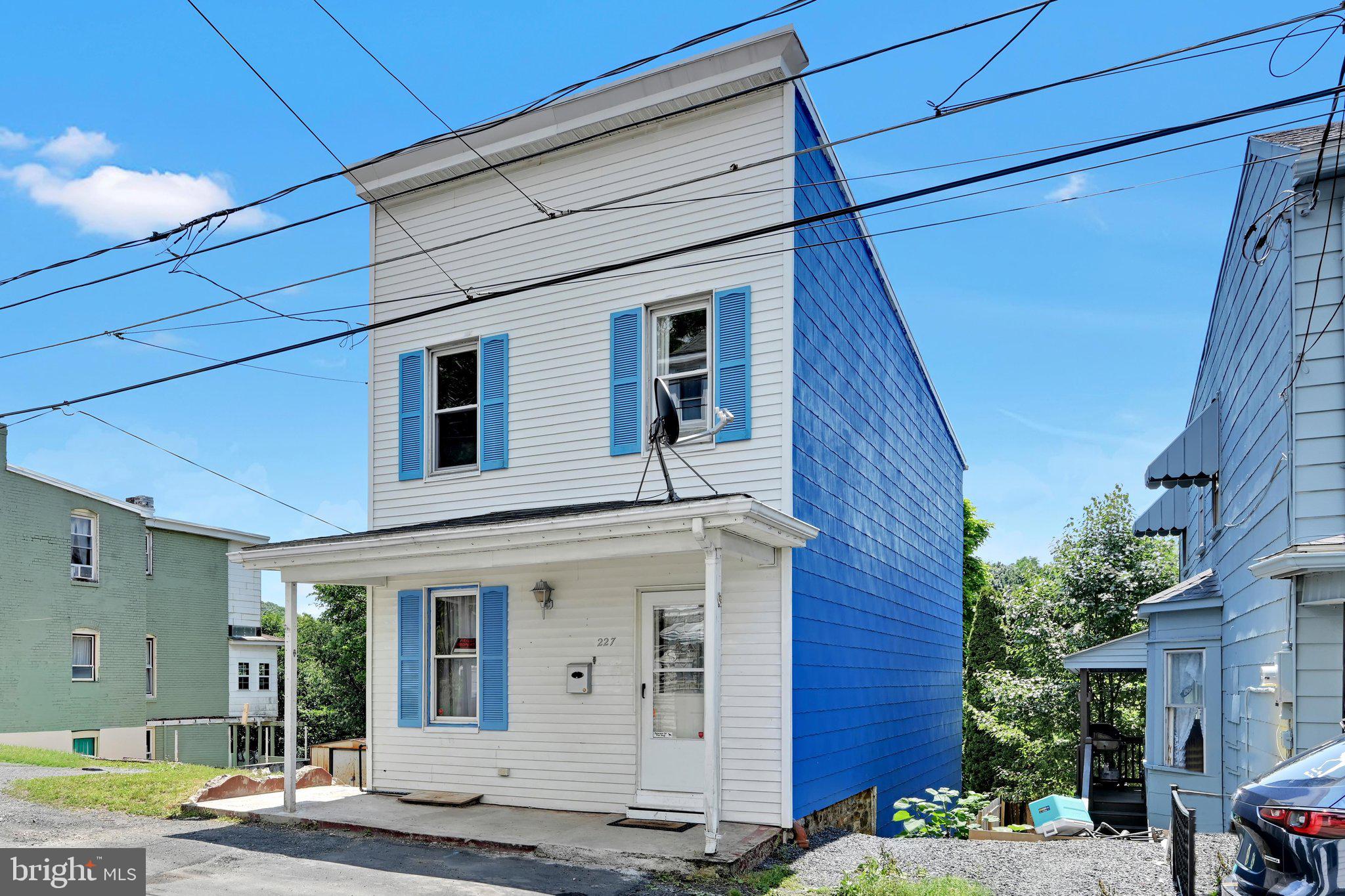 227 WALLACE STREET
