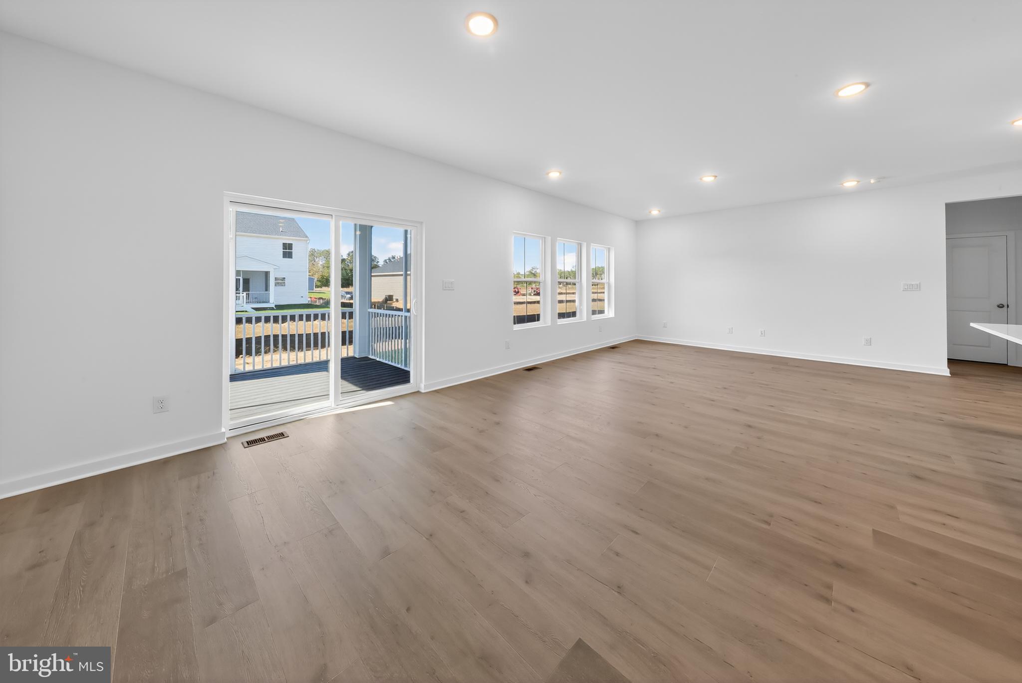 CAPTAINS WAY - Residential