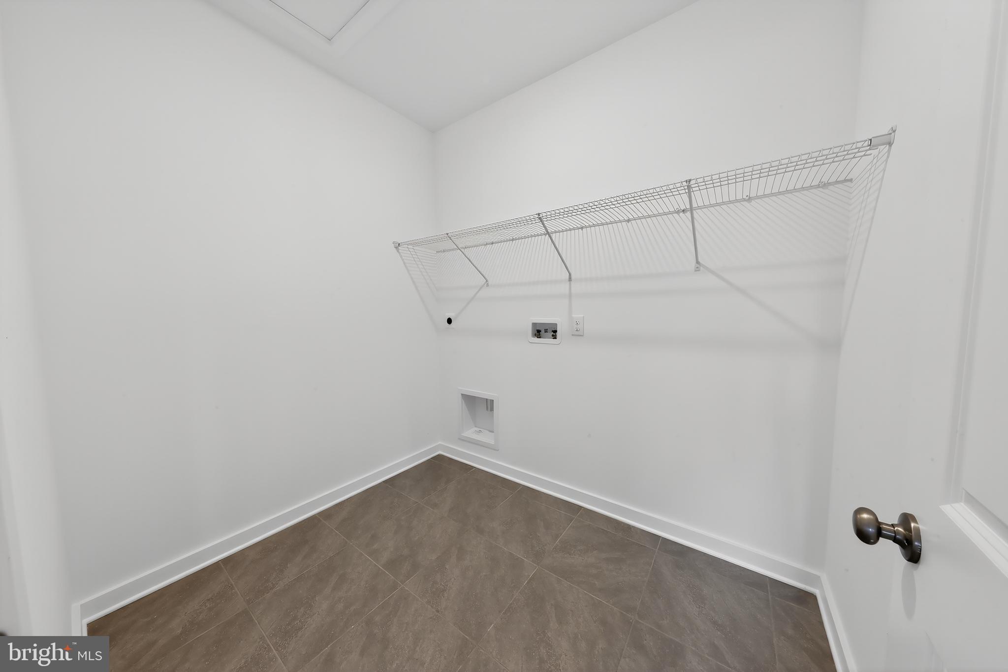 CAPTAINS WAY - Residential