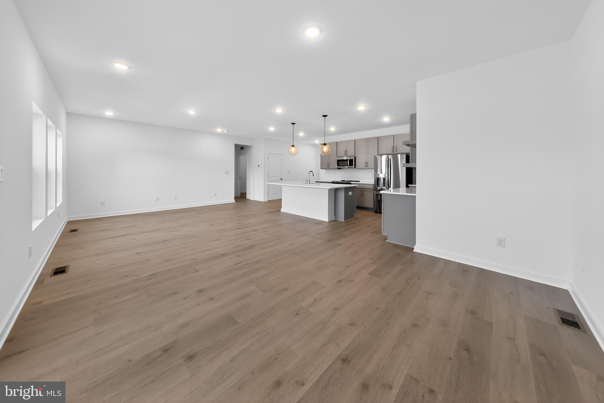 CAPTAINS WAY - Residential