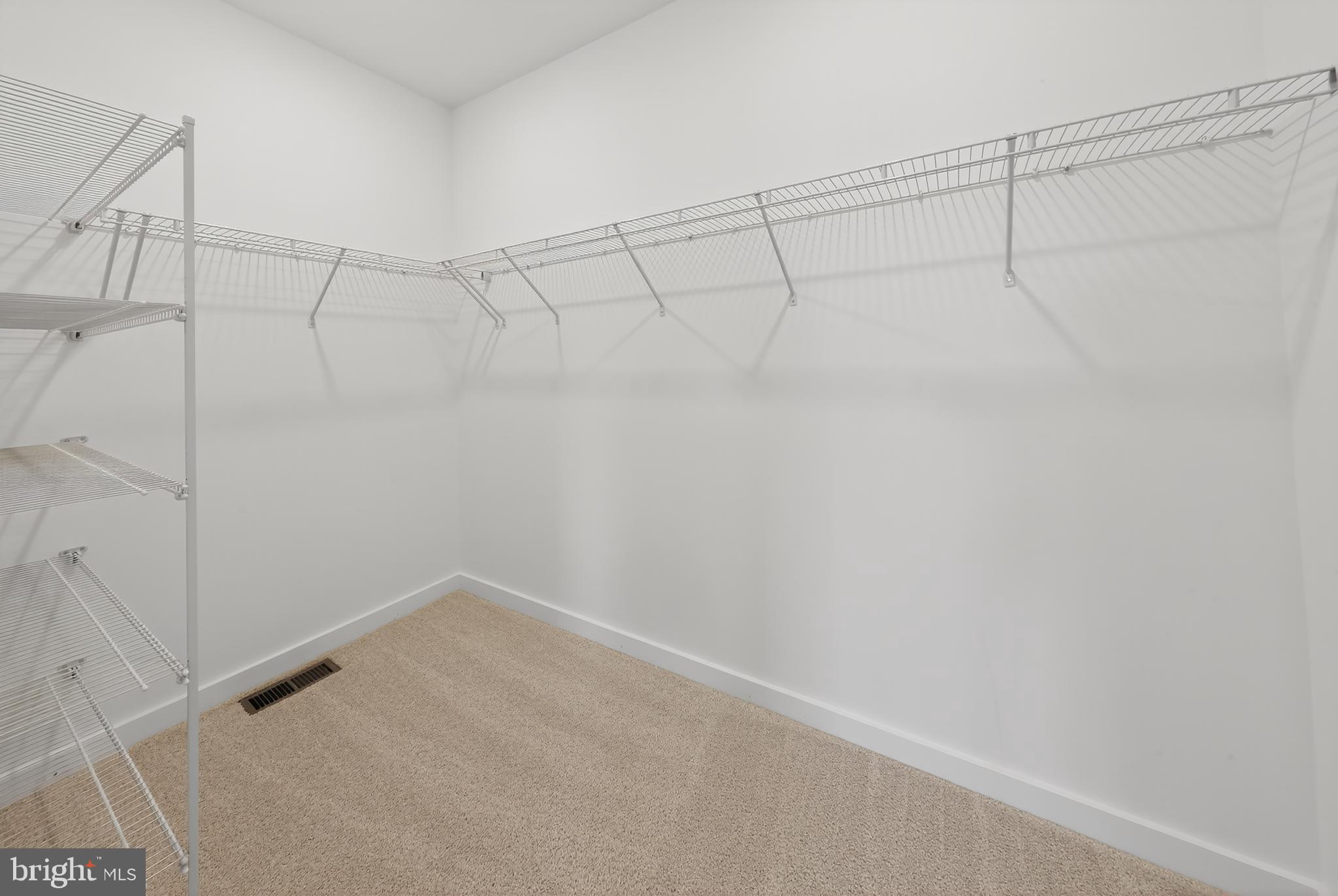 CAPTAINS WAY - Residential