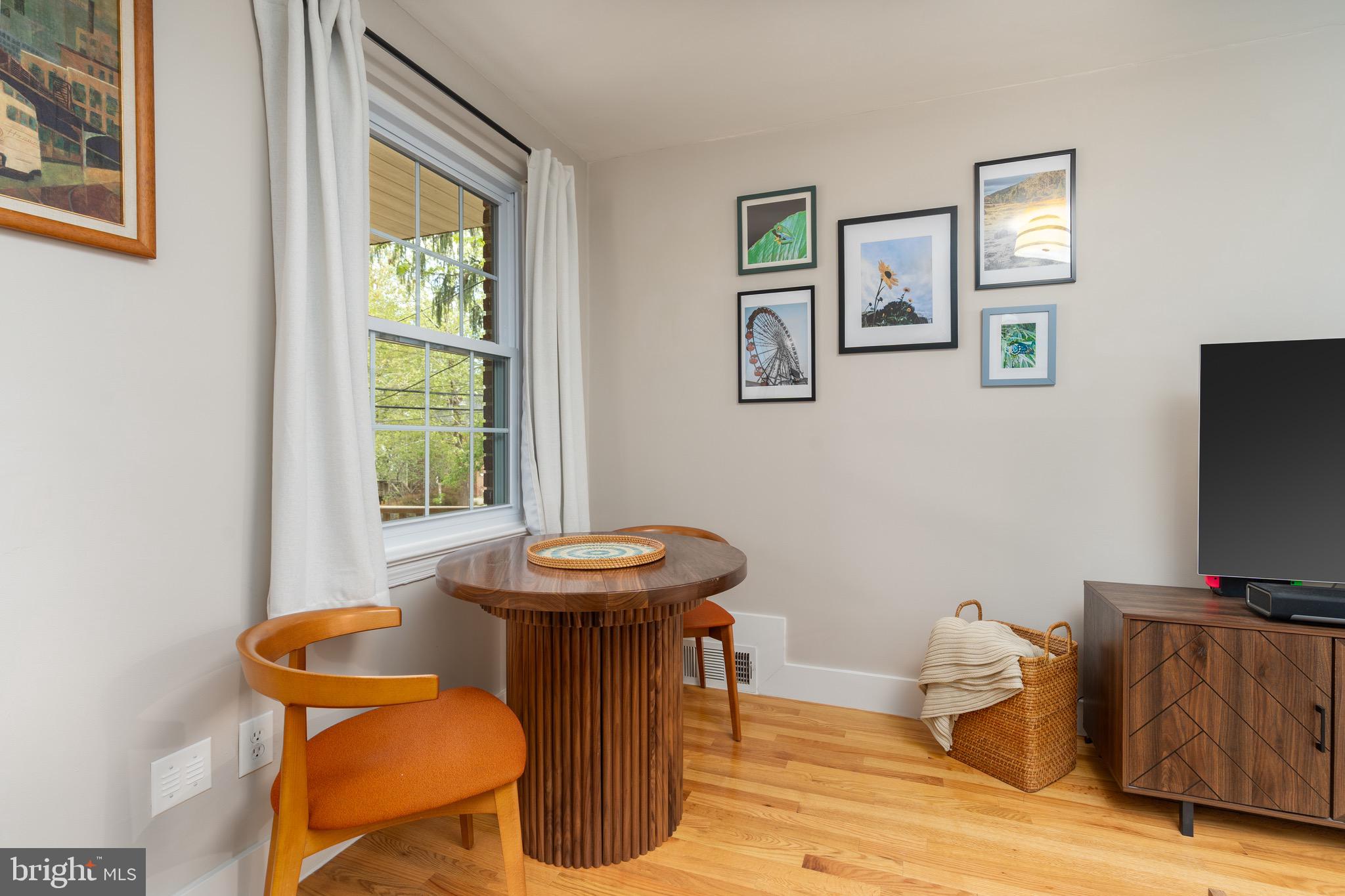 1628 N COLONIAL TERRACE