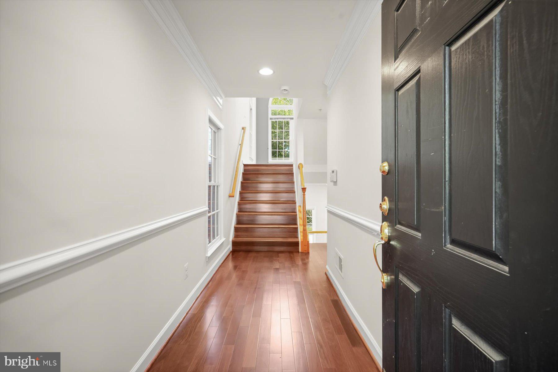 811 OAK KNOLL TERRACE