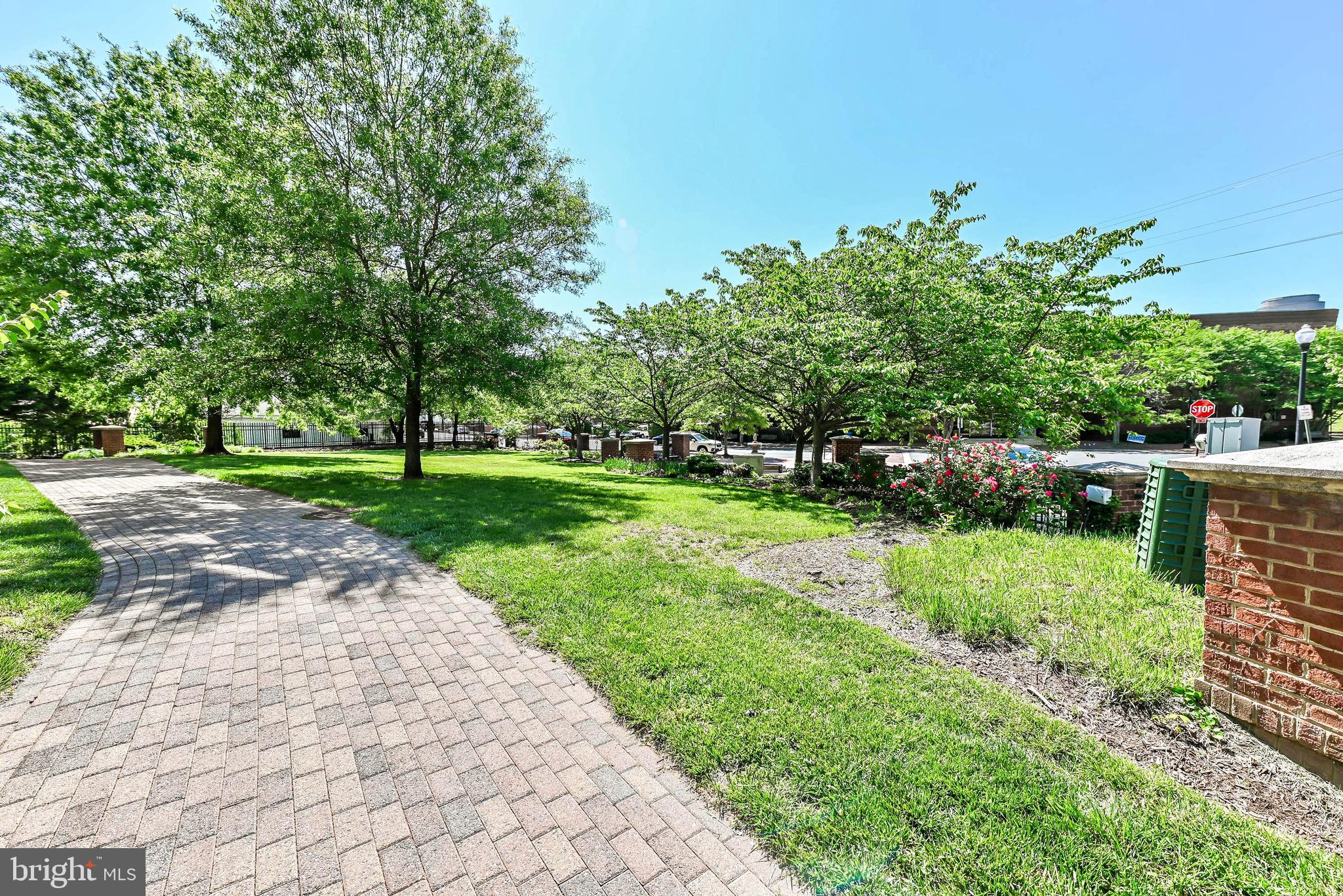 FORTNIGHTLY SQUARE - Residential