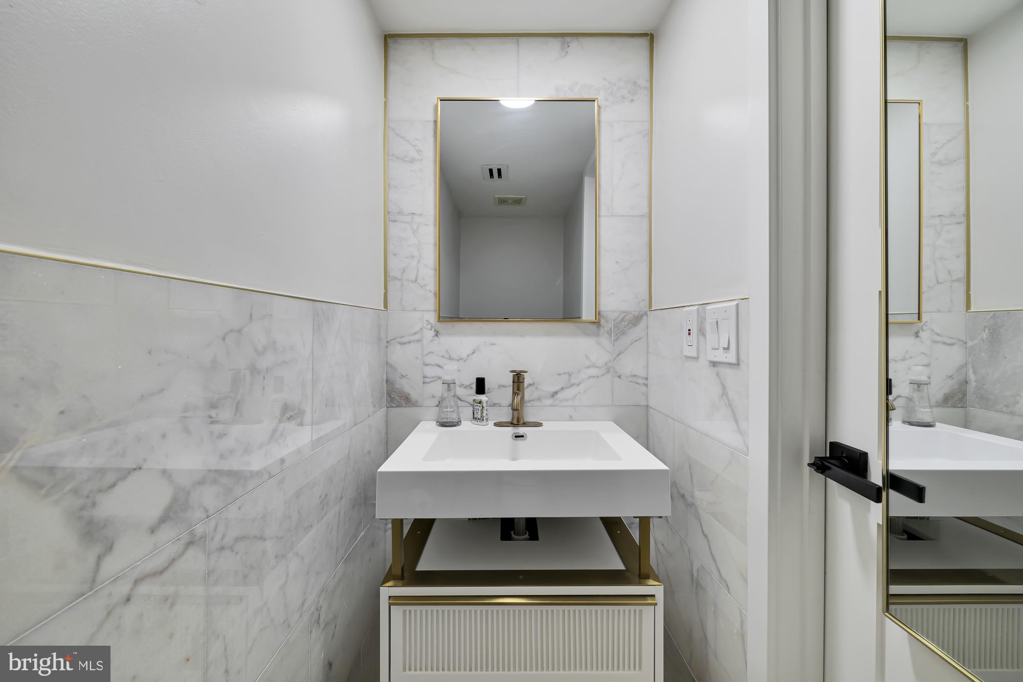 LILLIAN COURT AT TYSONS 11 - Residential Lease