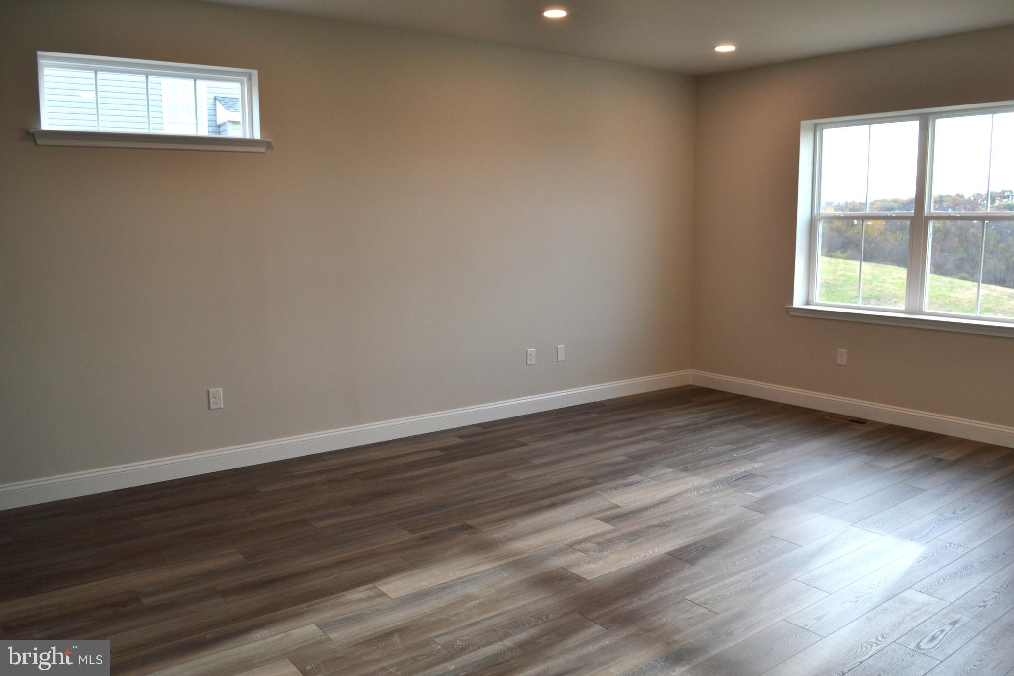 MCINTOSH FARMS - Residential