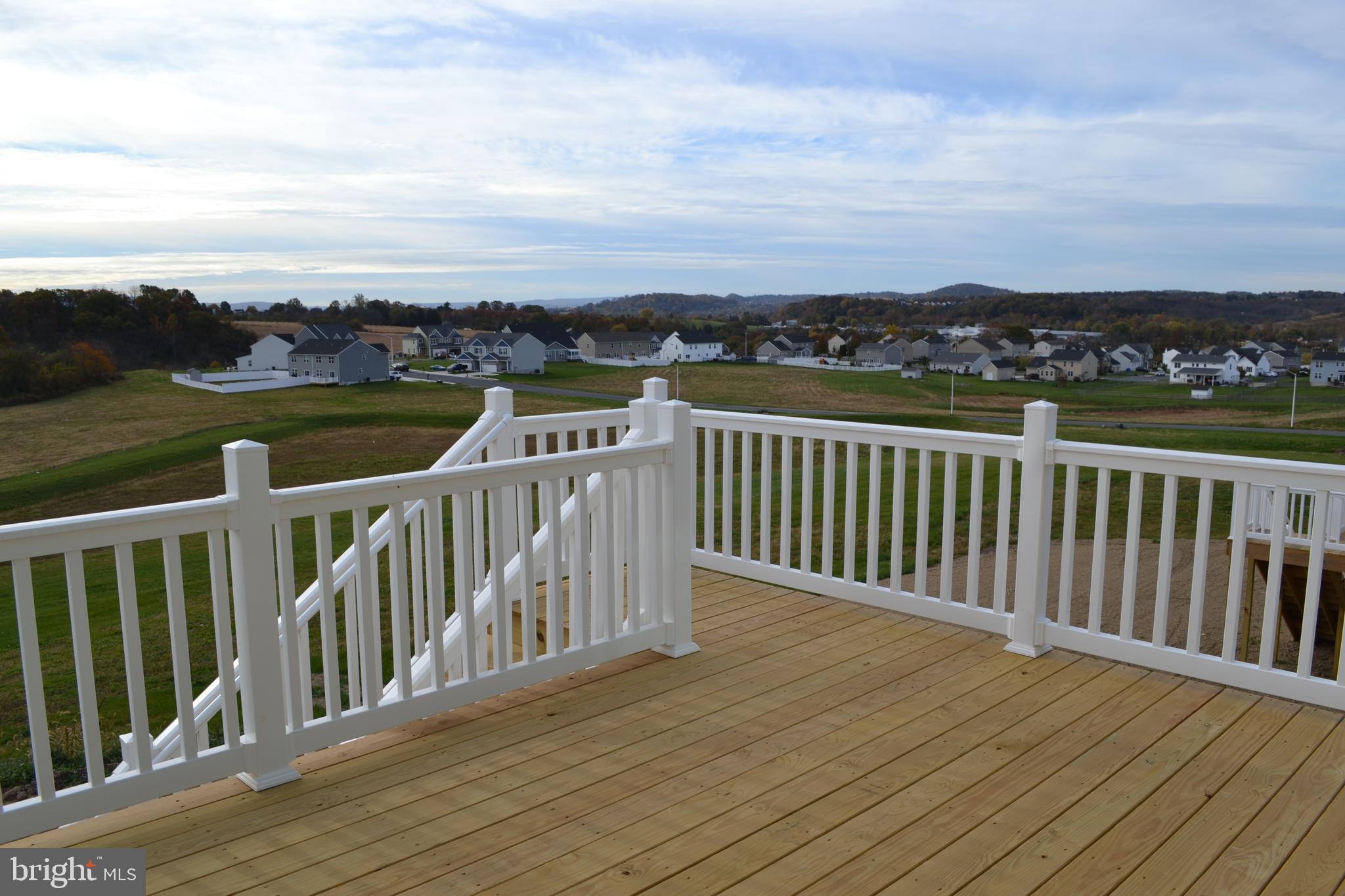 MCINTOSH FARMS - Residential