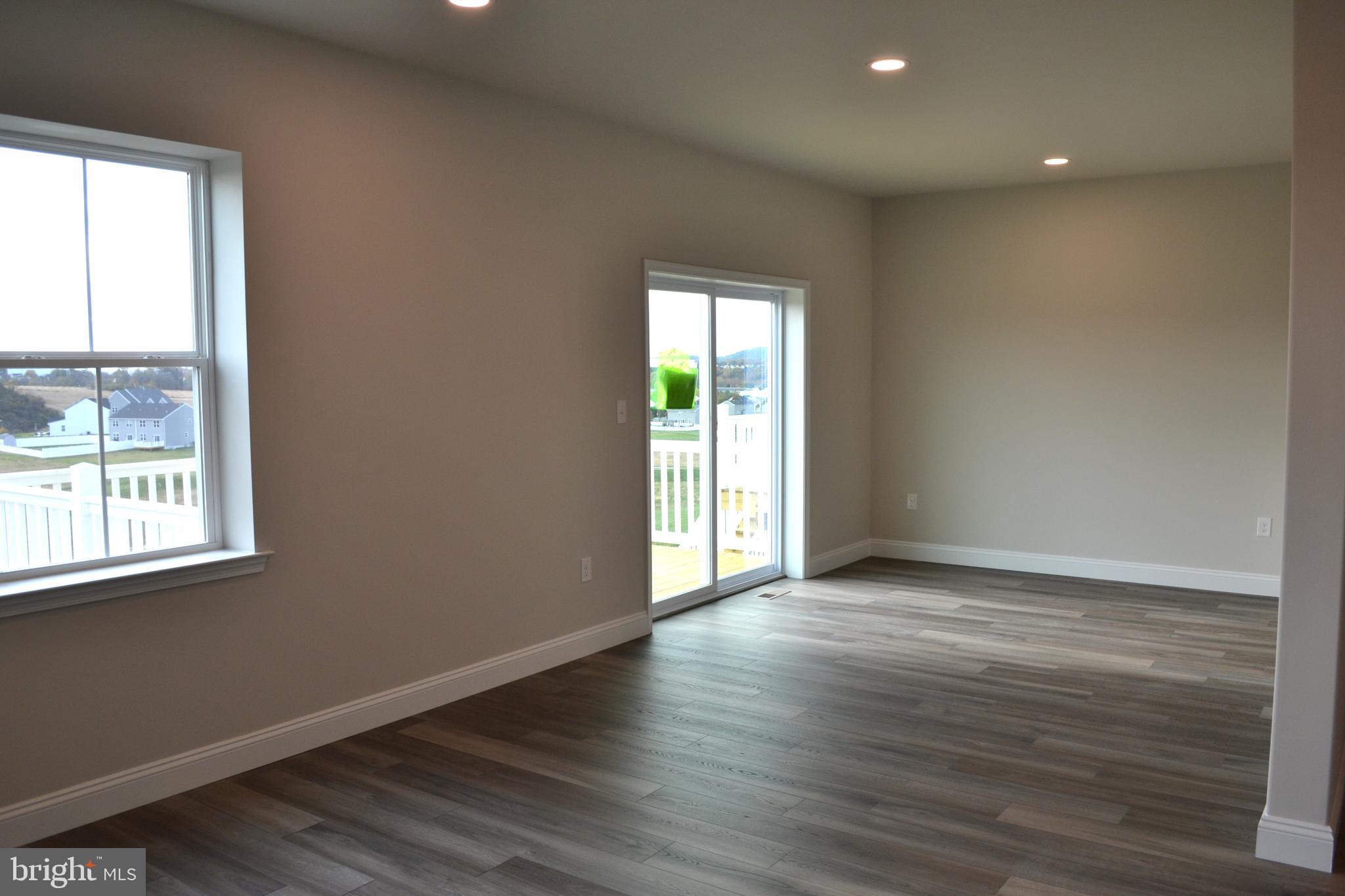 MCINTOSH FARMS - Residential