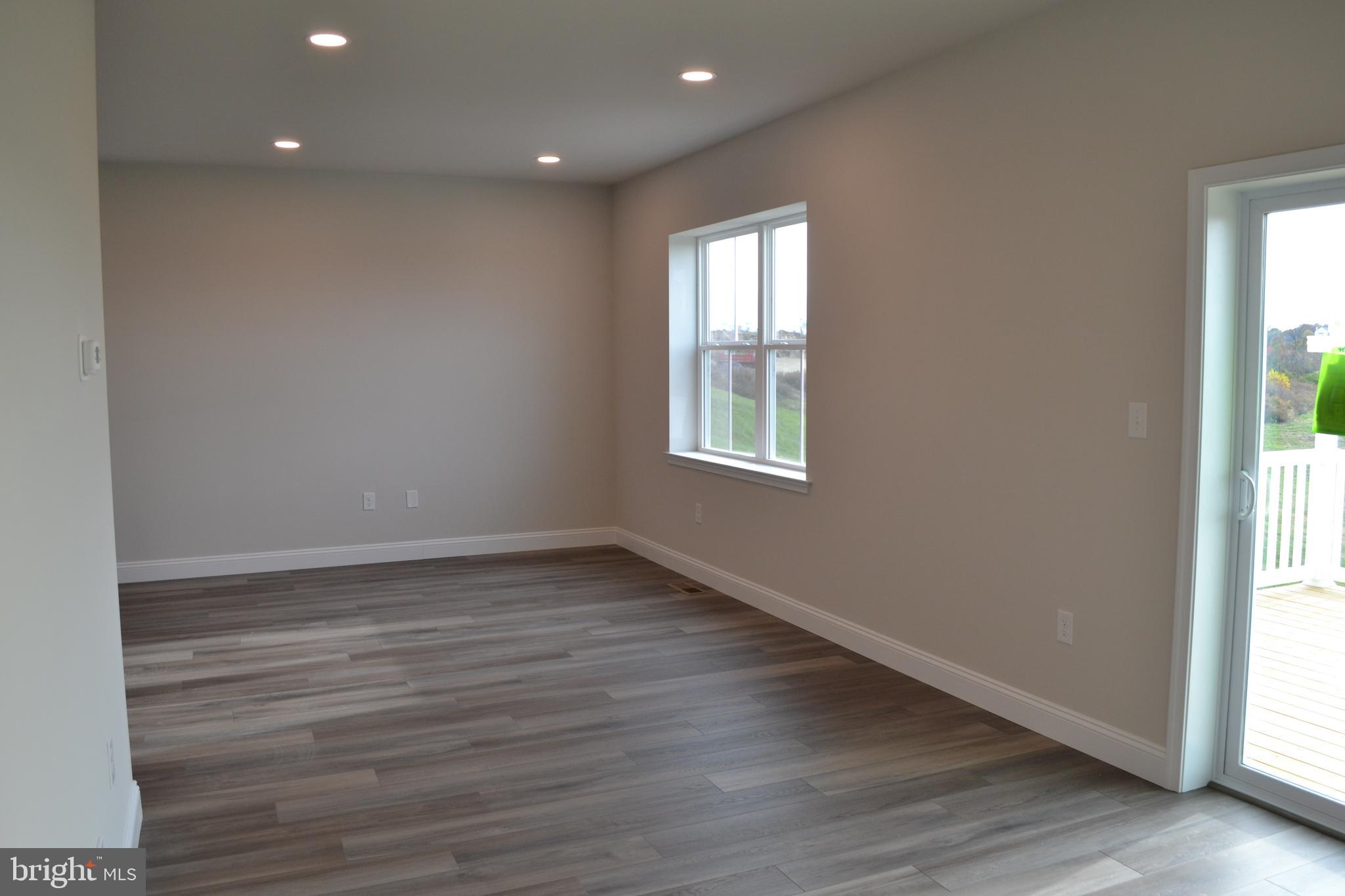 MCINTOSH FARMS - Residential