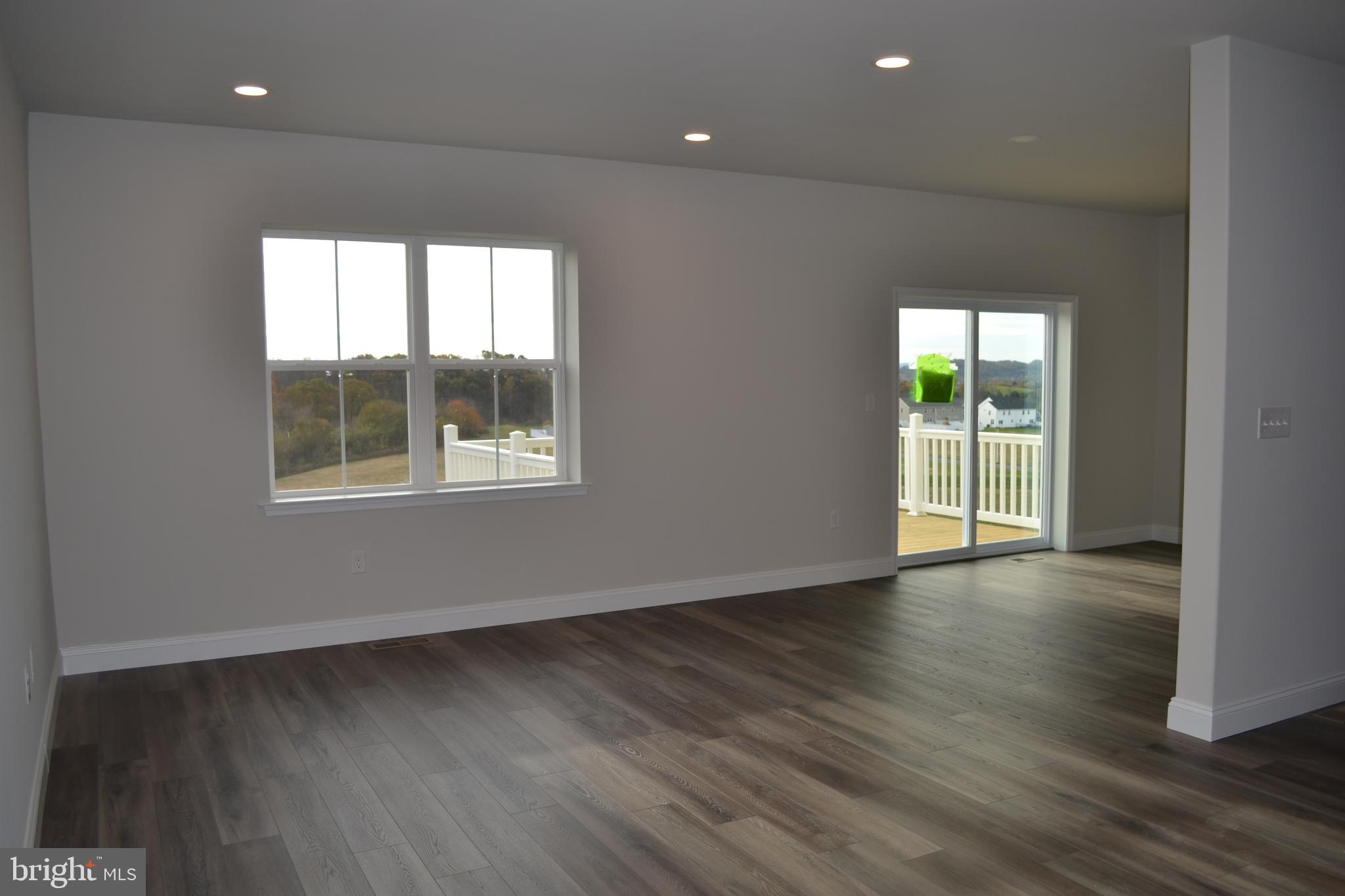 MCINTOSH FARMS - Residential