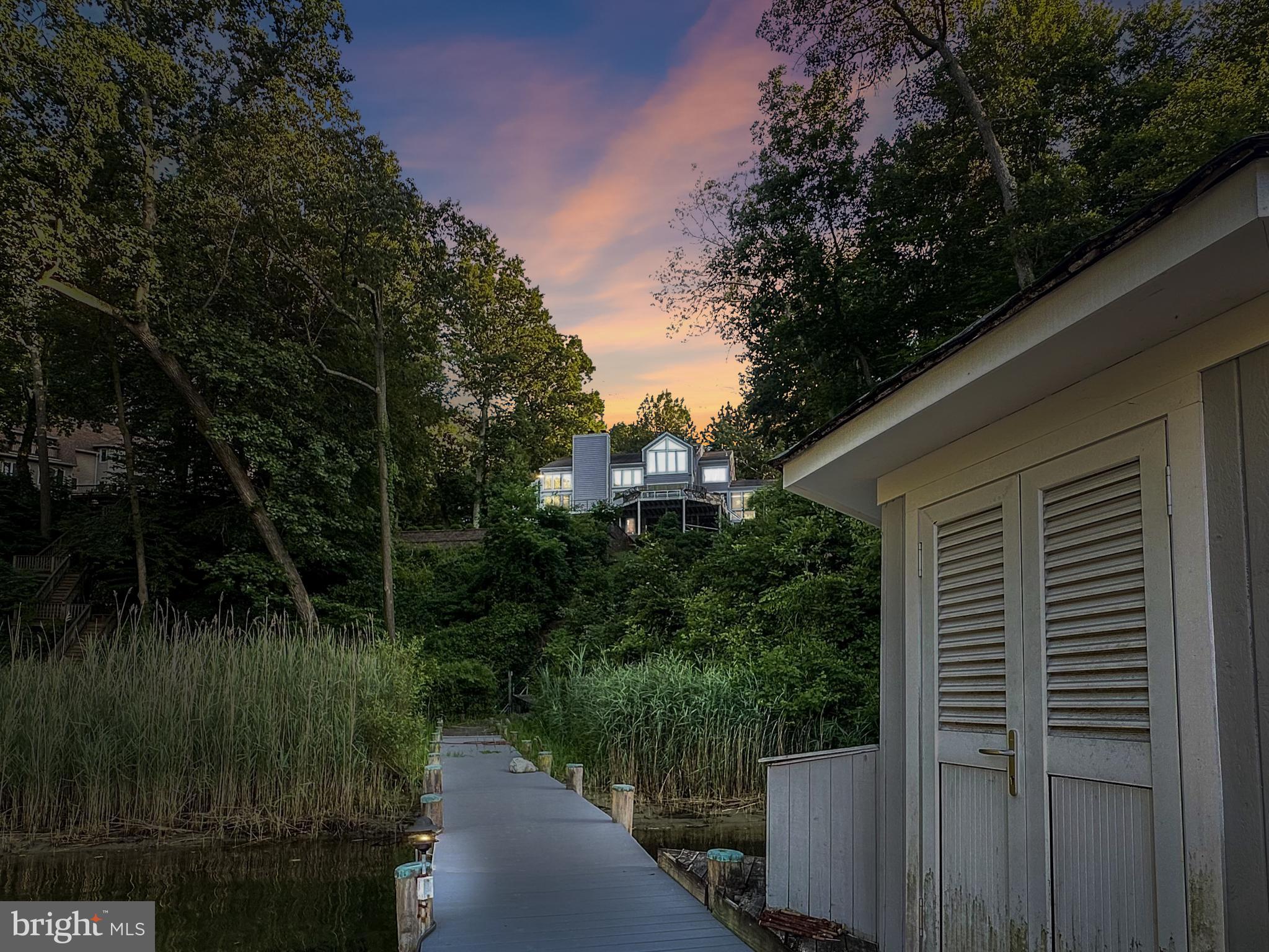 856 ST EDMONDS PLACE