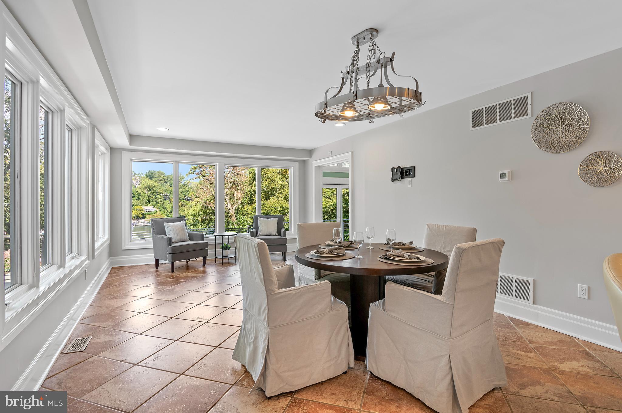 DOWNS ON THE SEVERN - Residential