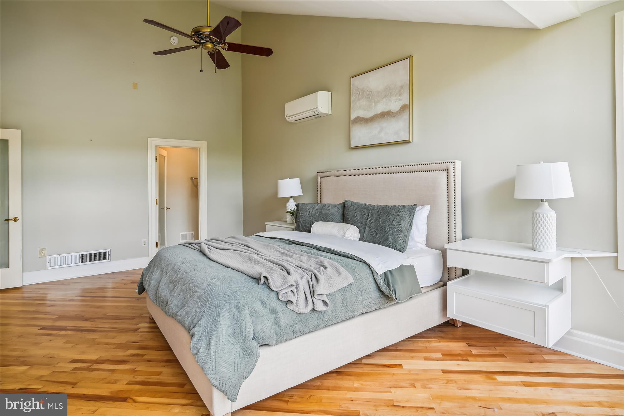 DOWNS ON THE SEVERN - Residential