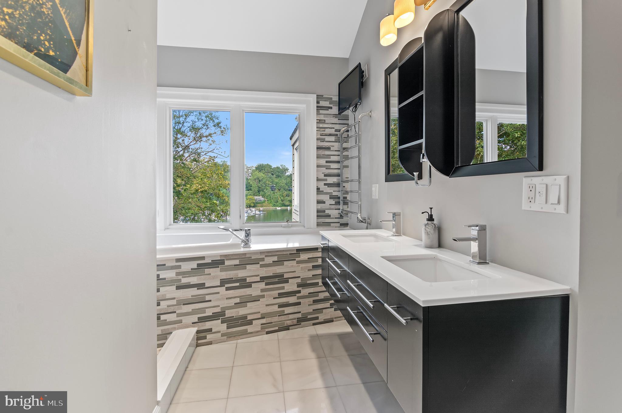 DOWNS ON THE SEVERN - Residential