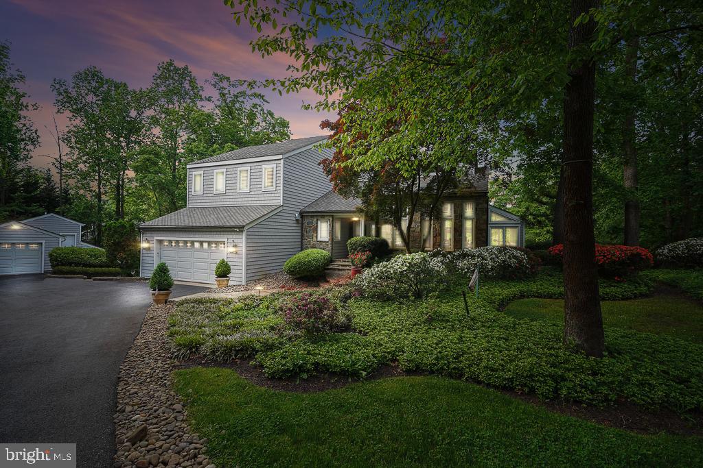 856 ST EDMONDS PLACE