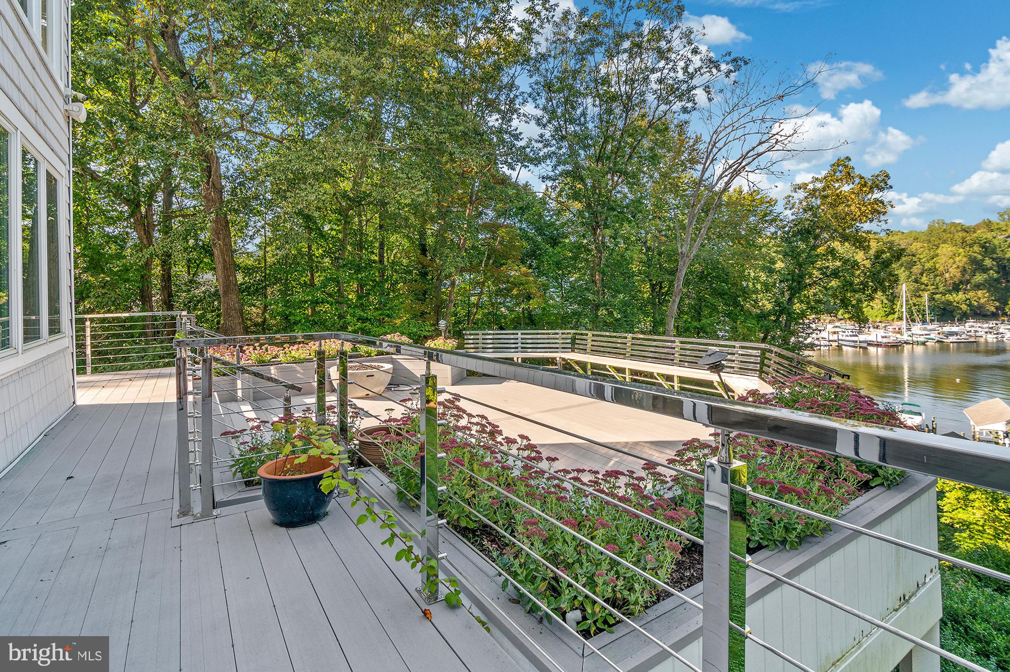 DOWNS ON THE SEVERN - Residential