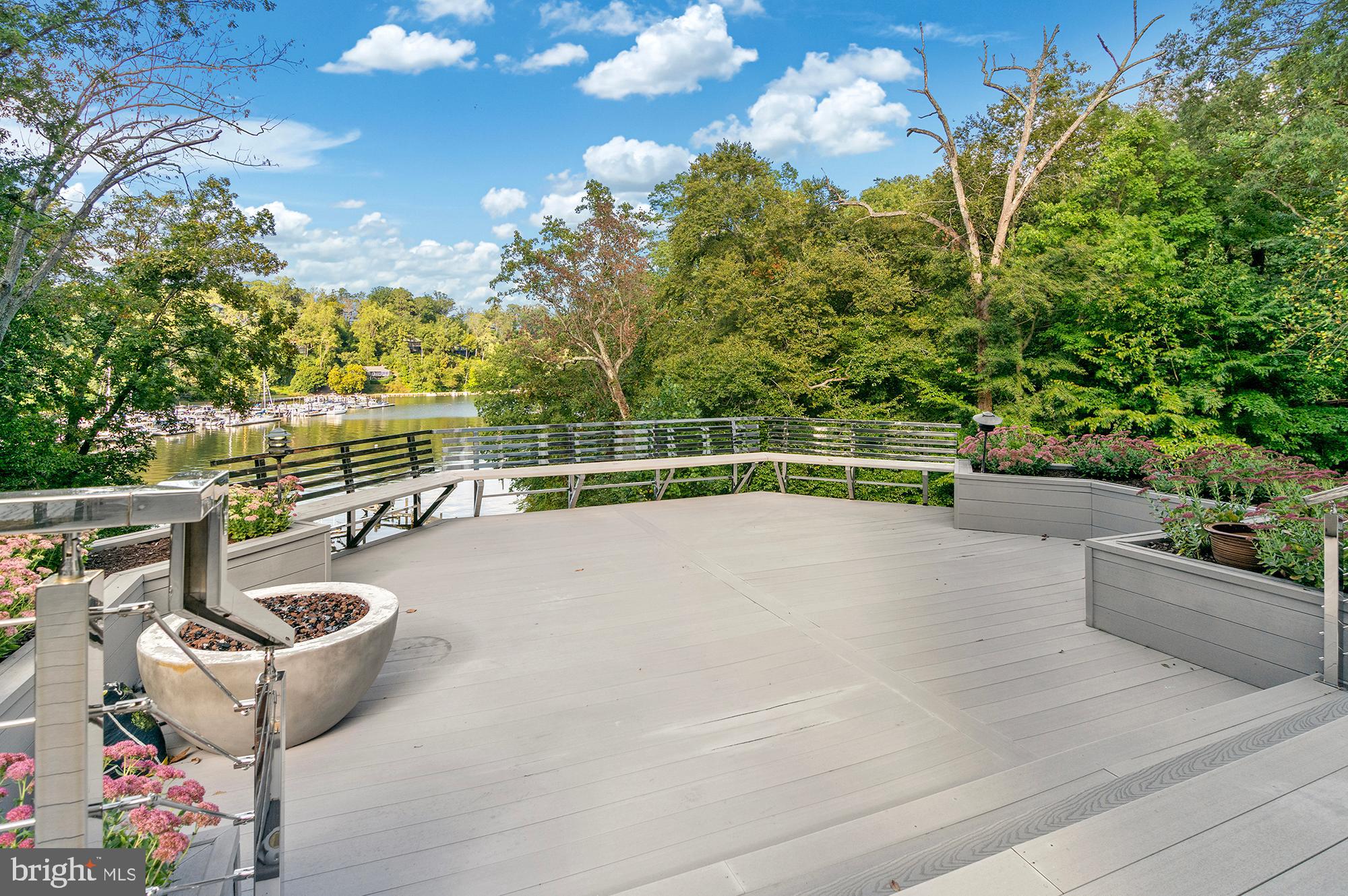 DOWNS ON THE SEVERN - Residential