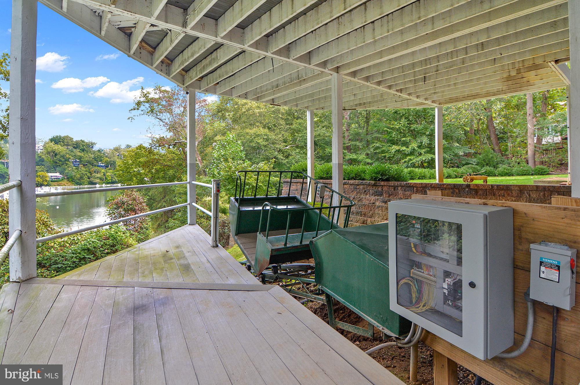 DOWNS ON THE SEVERN - Residential