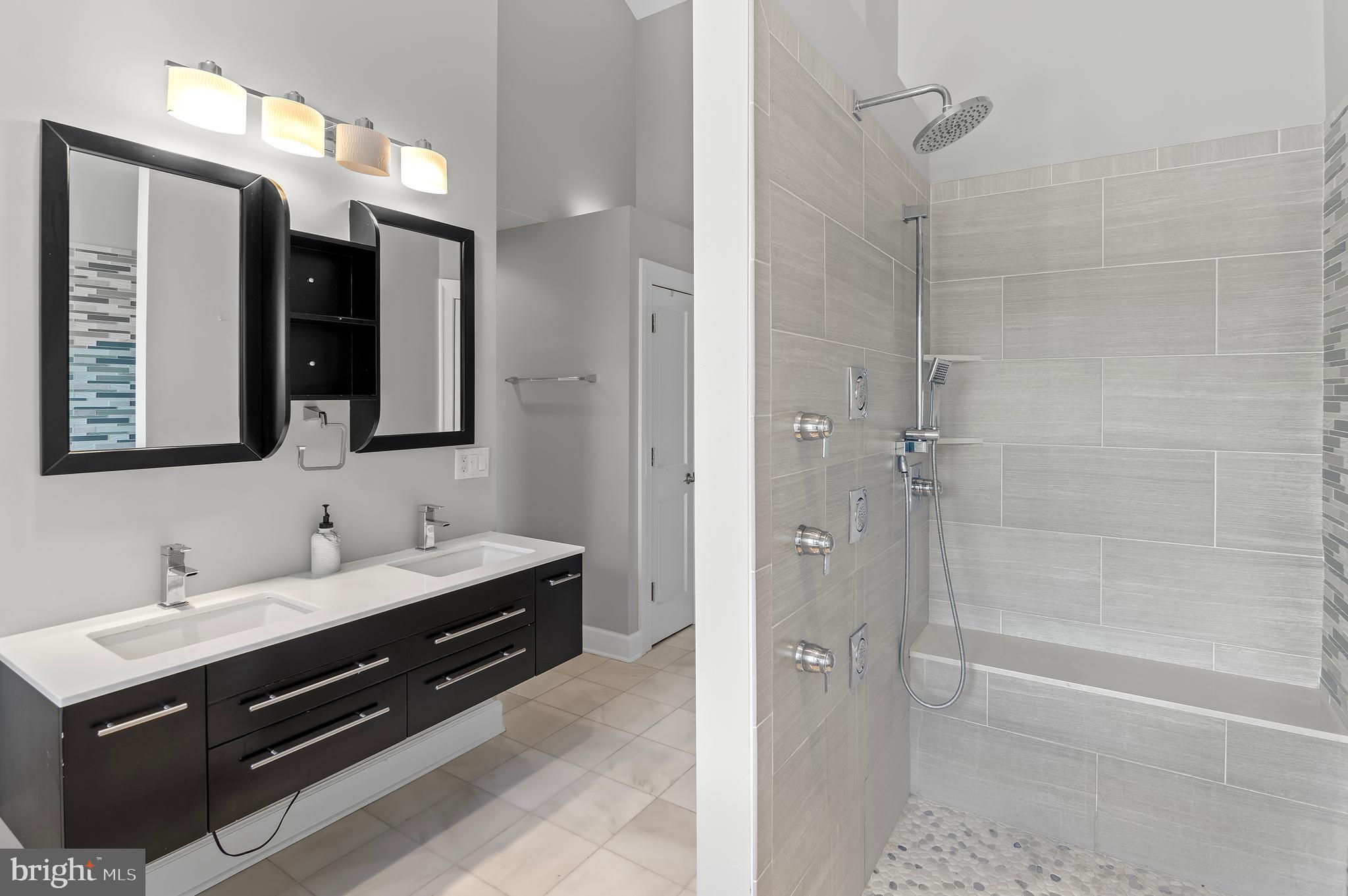 DOWNS ON THE SEVERN - Residential