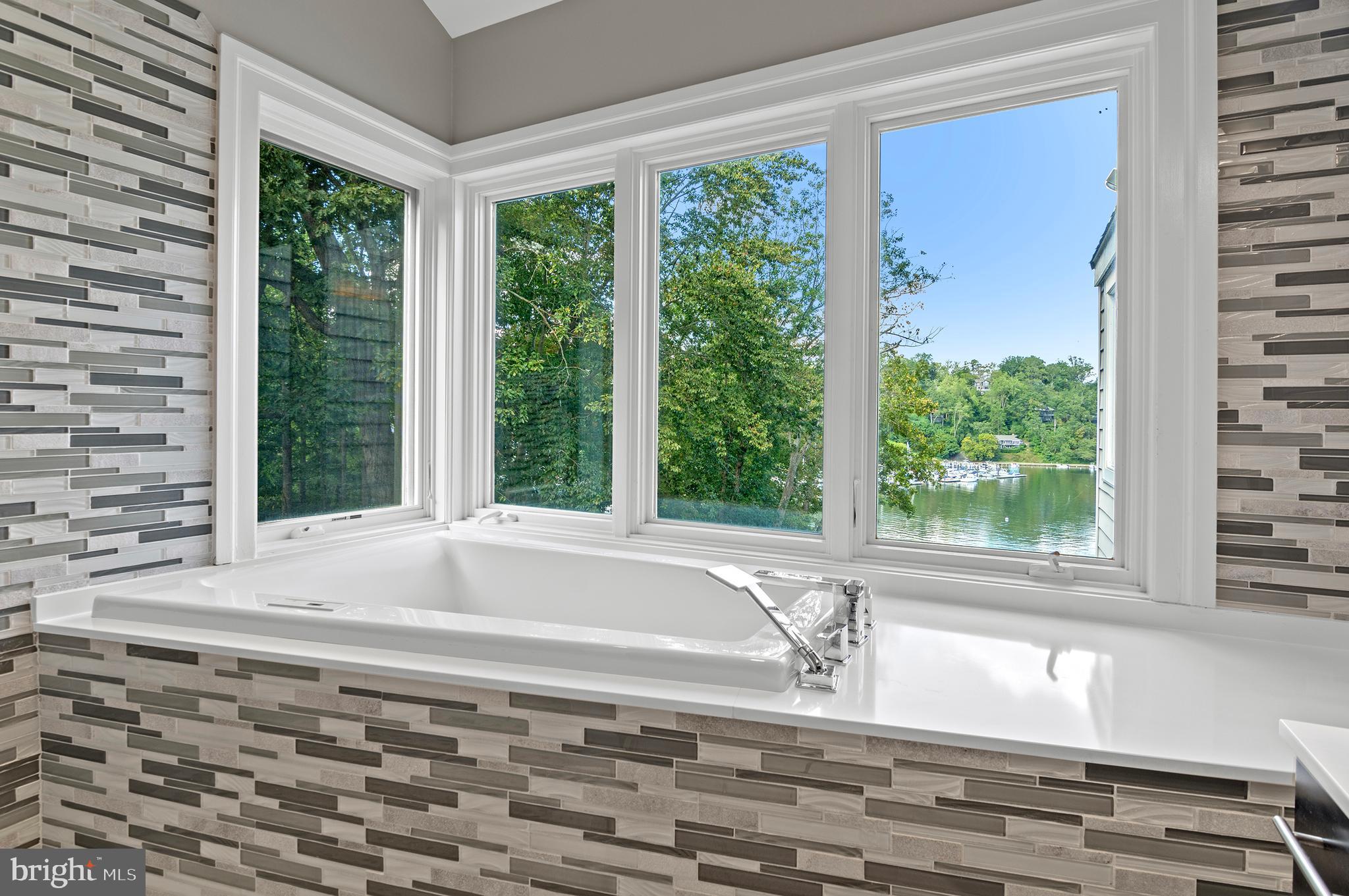 DOWNS ON THE SEVERN - Residential