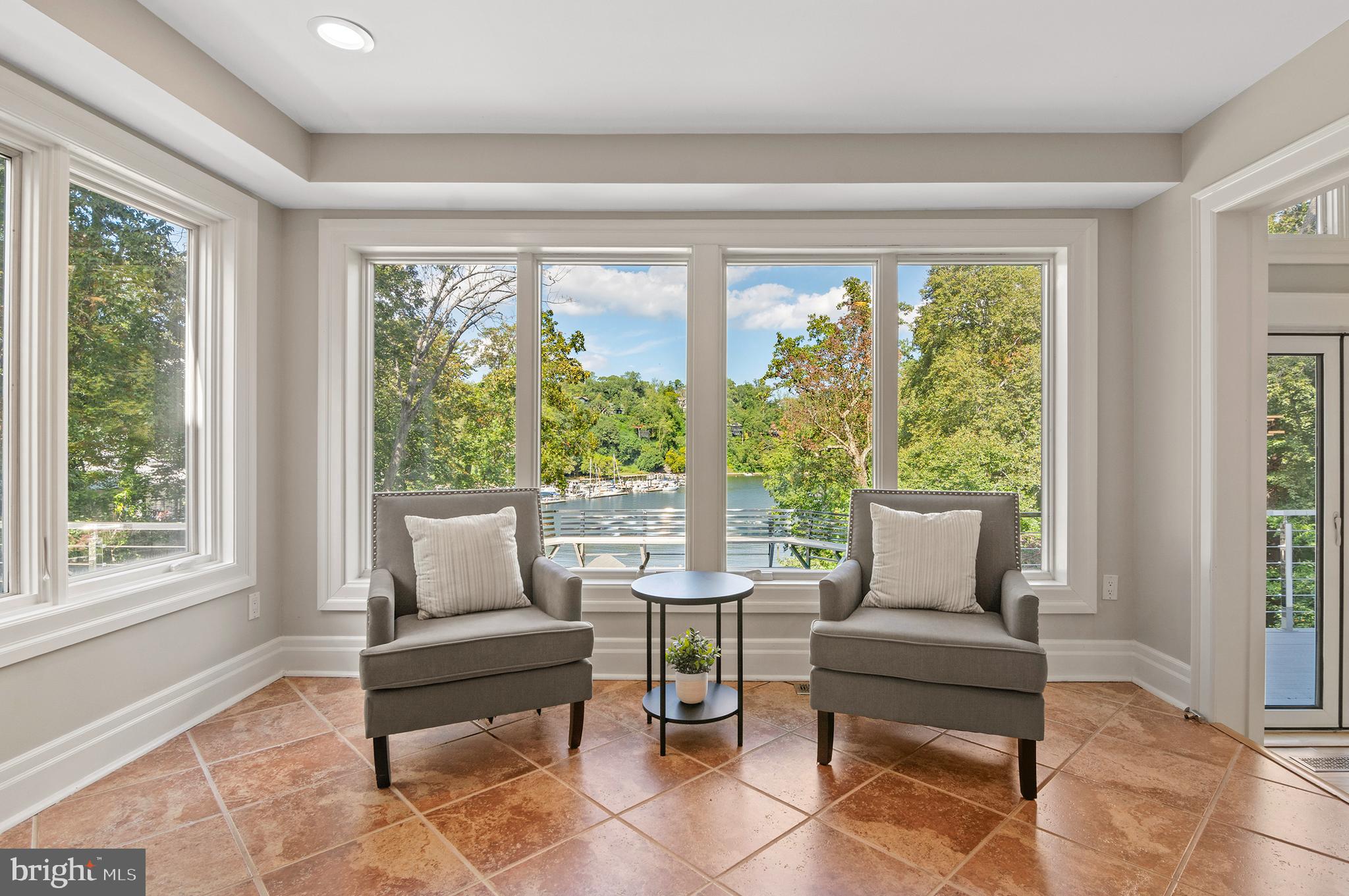 DOWNS ON THE SEVERN - Residential