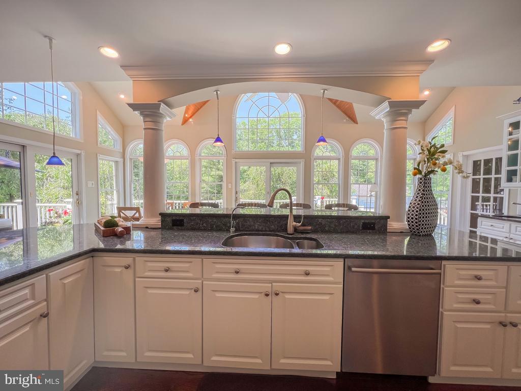 LAKEVIEW ESTS - Residential