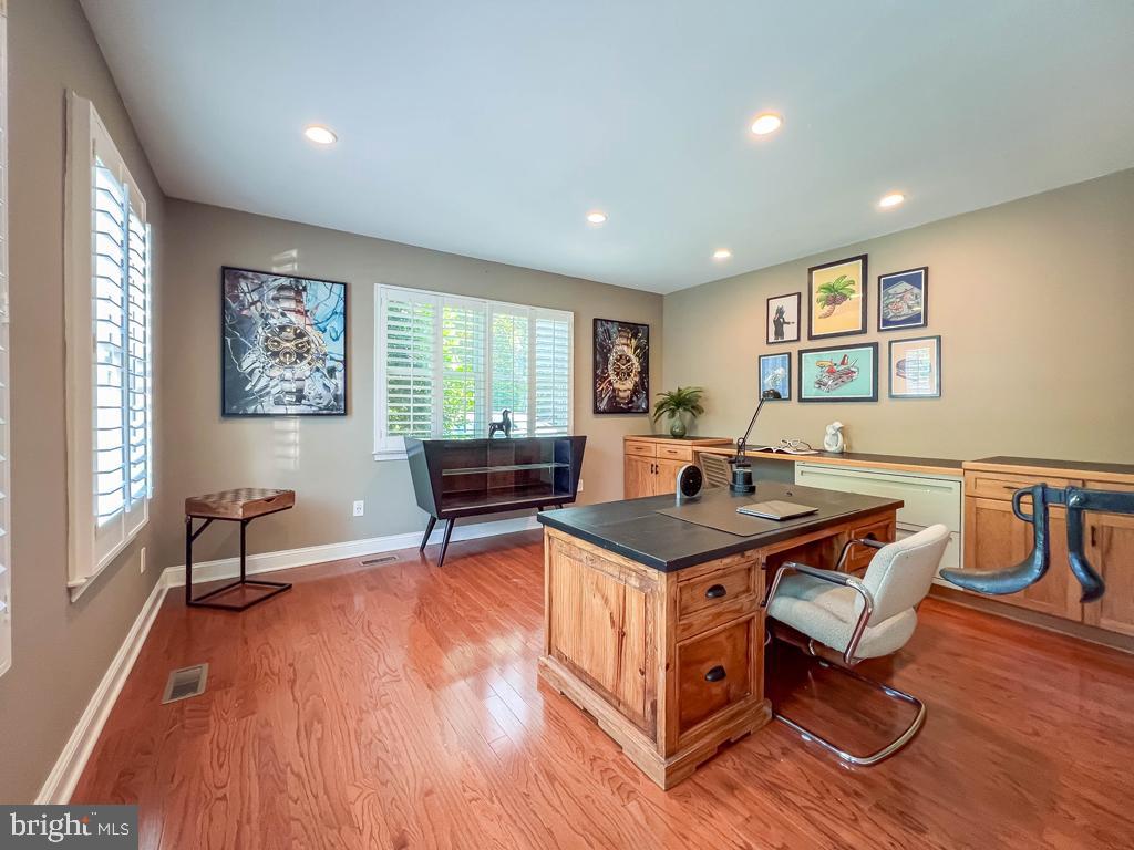 LAKEVIEW ESTS - Residential